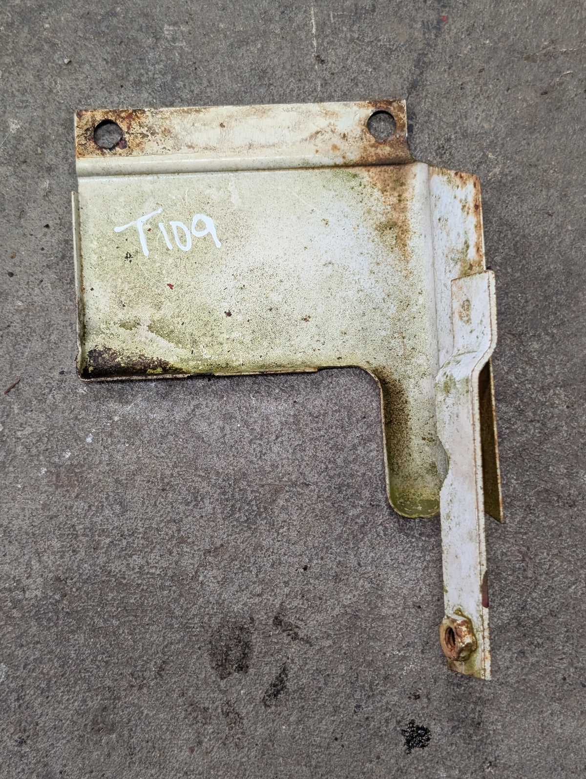 Left Lower Steering Housing IH International 531488R1 USED