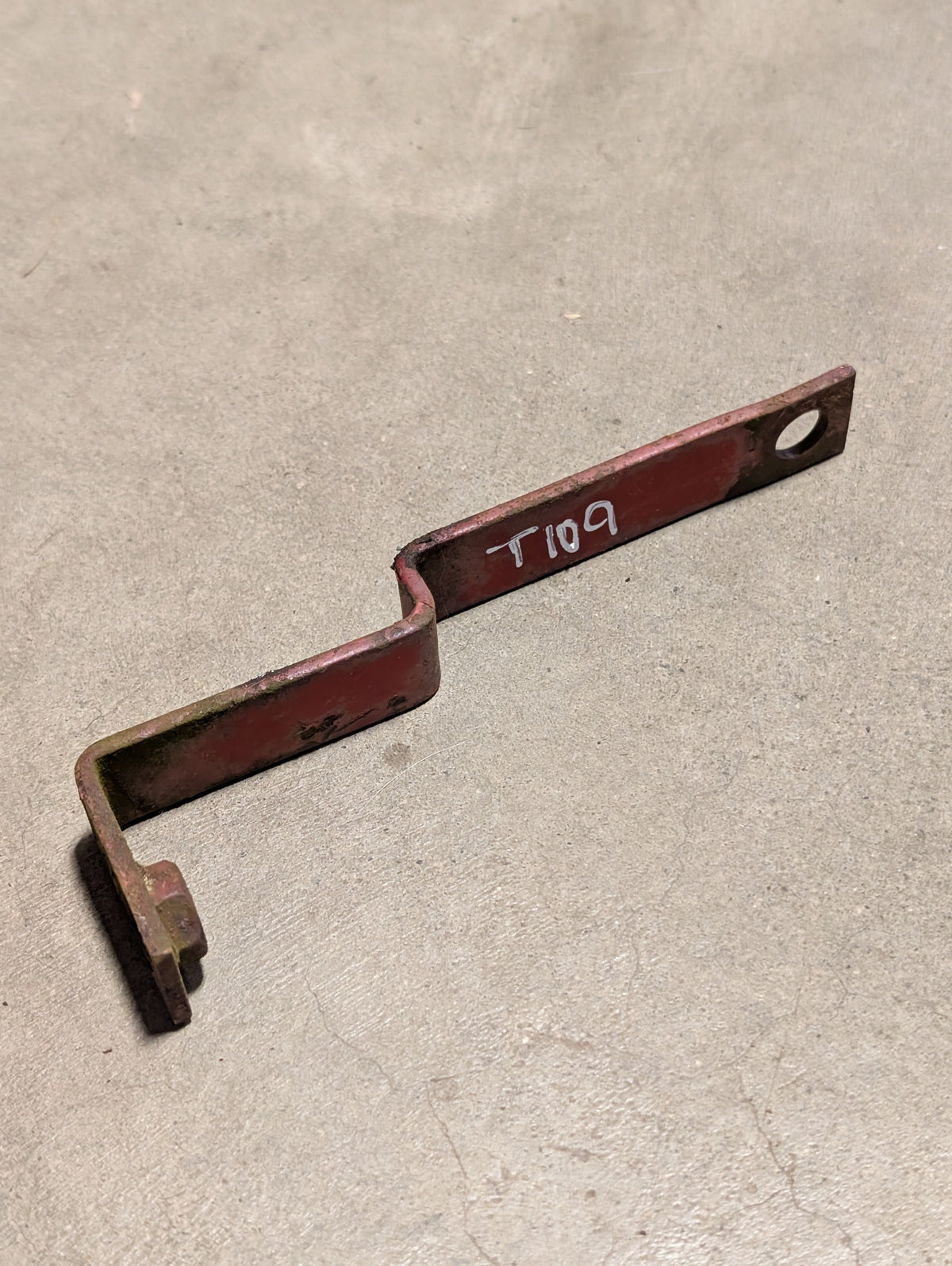 Front Heat Baffle Bracket IH International 532884R1 USED