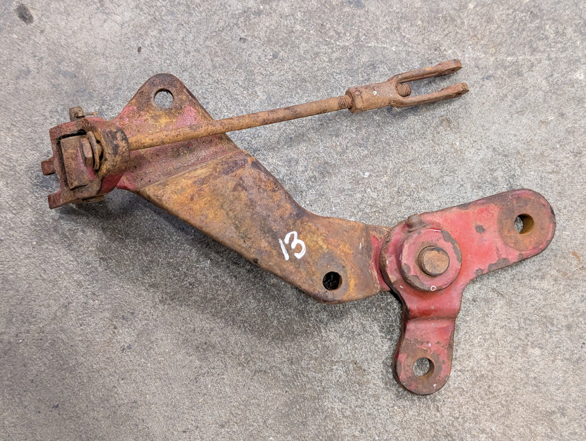 Valve Operating Pivot Assembly IH International 382489R11 382490R1 391946R1 USED