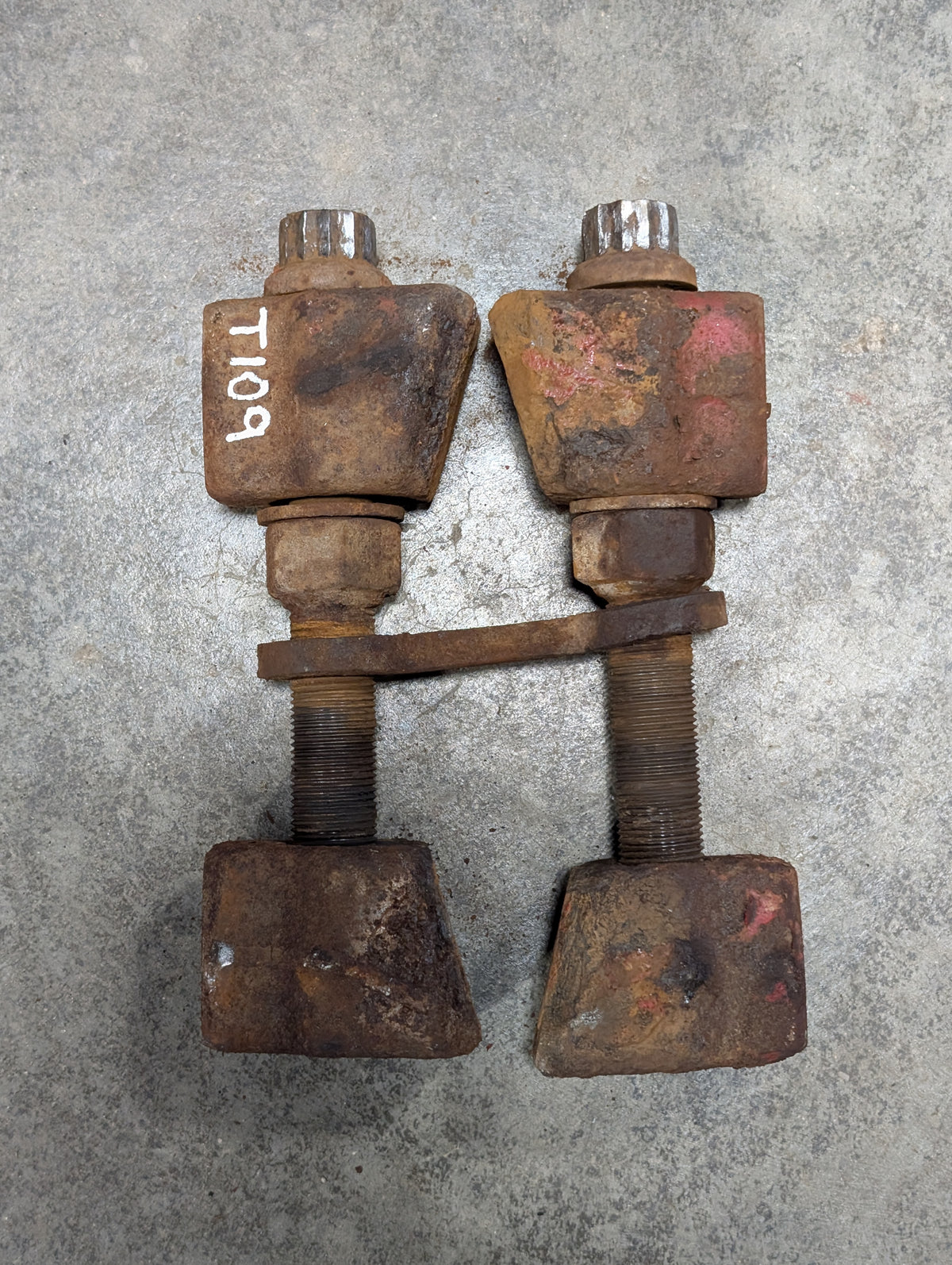 Wheel Wedge Lock Assembly IH International 67475C1 USED