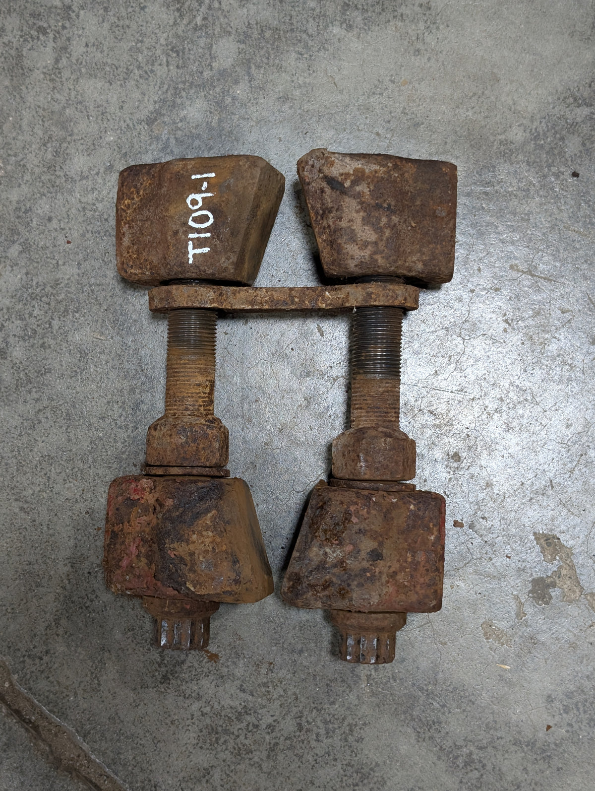 Wheel Wedge Lock Assembly IH International 67475C1 USED