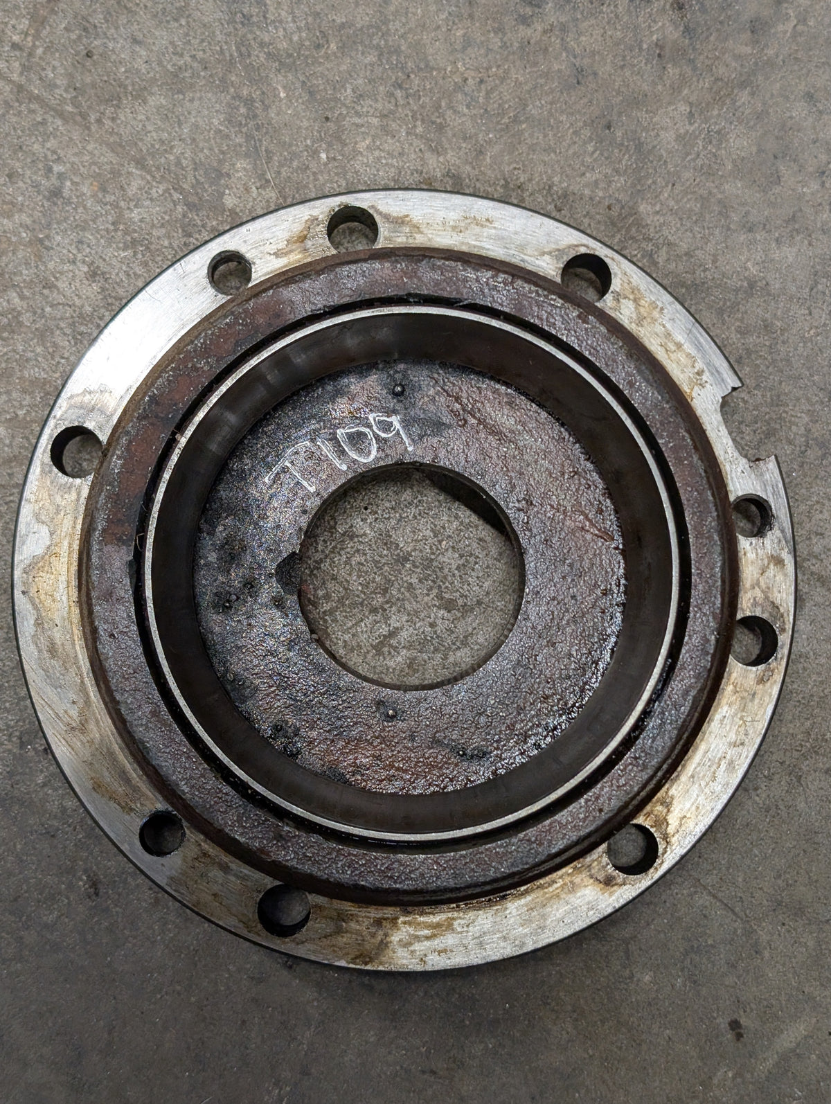 Right Differential Bearing Retainer IH International 67396C1 USED