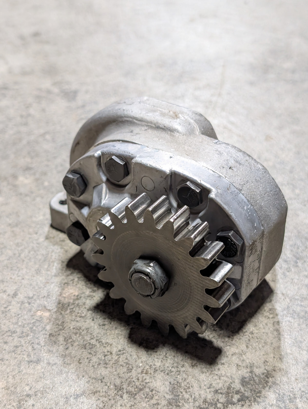 Cessna 9GPM Hydraulic Pump IH International 527397R92 391353R92 USED