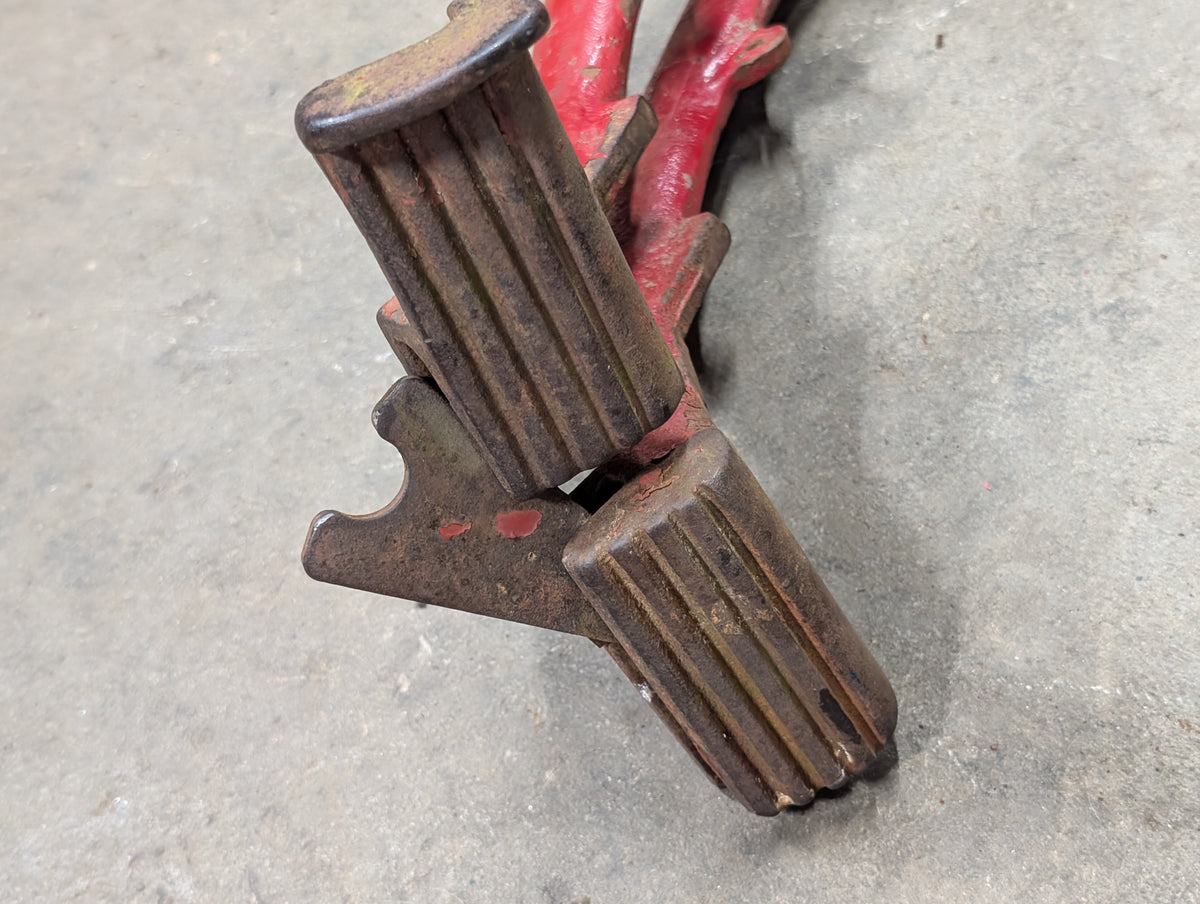 Brake Pedal Assembly IH International 68223C1 68222C1 68221C1 USED