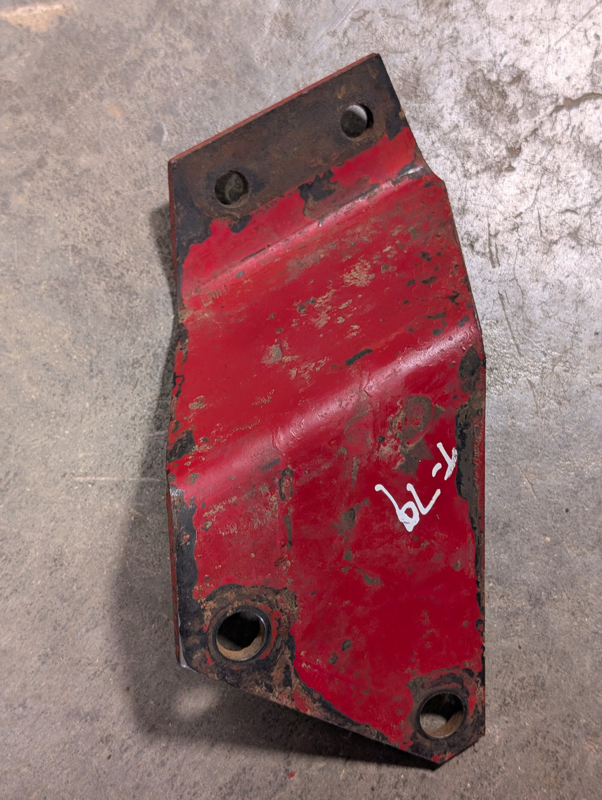 Right Coupler Mounting Bracket IH International 1259805C1 USED