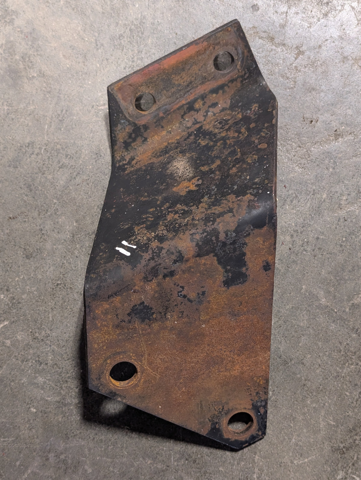 Right Coupler Mounting Bracket IH International 1259805C1 USED