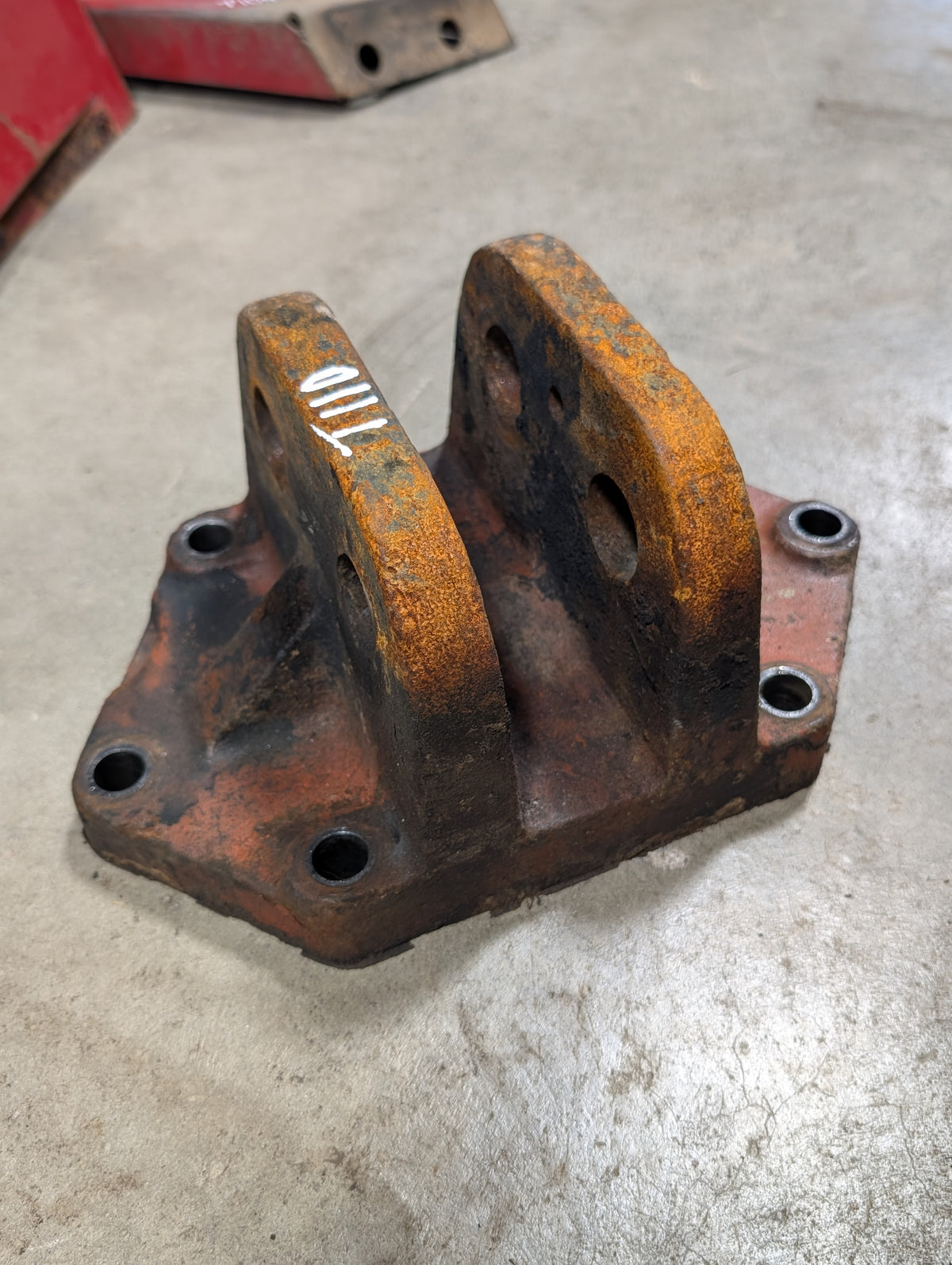 Top Link Bracket IH International 392210R51 USED