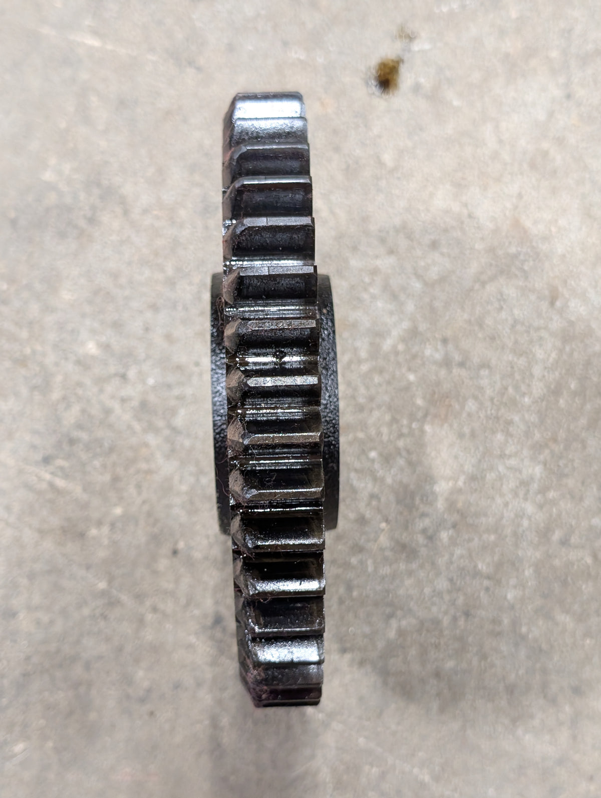 3rd Speed Driving Gear IH International 528671R1 USED