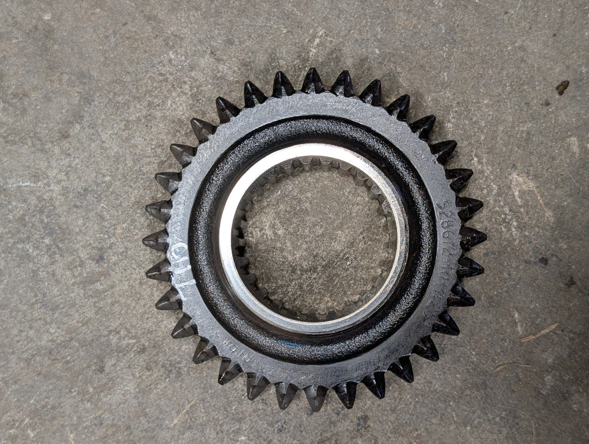 2nd Speed Drive Gear IH International 528672R1 USED