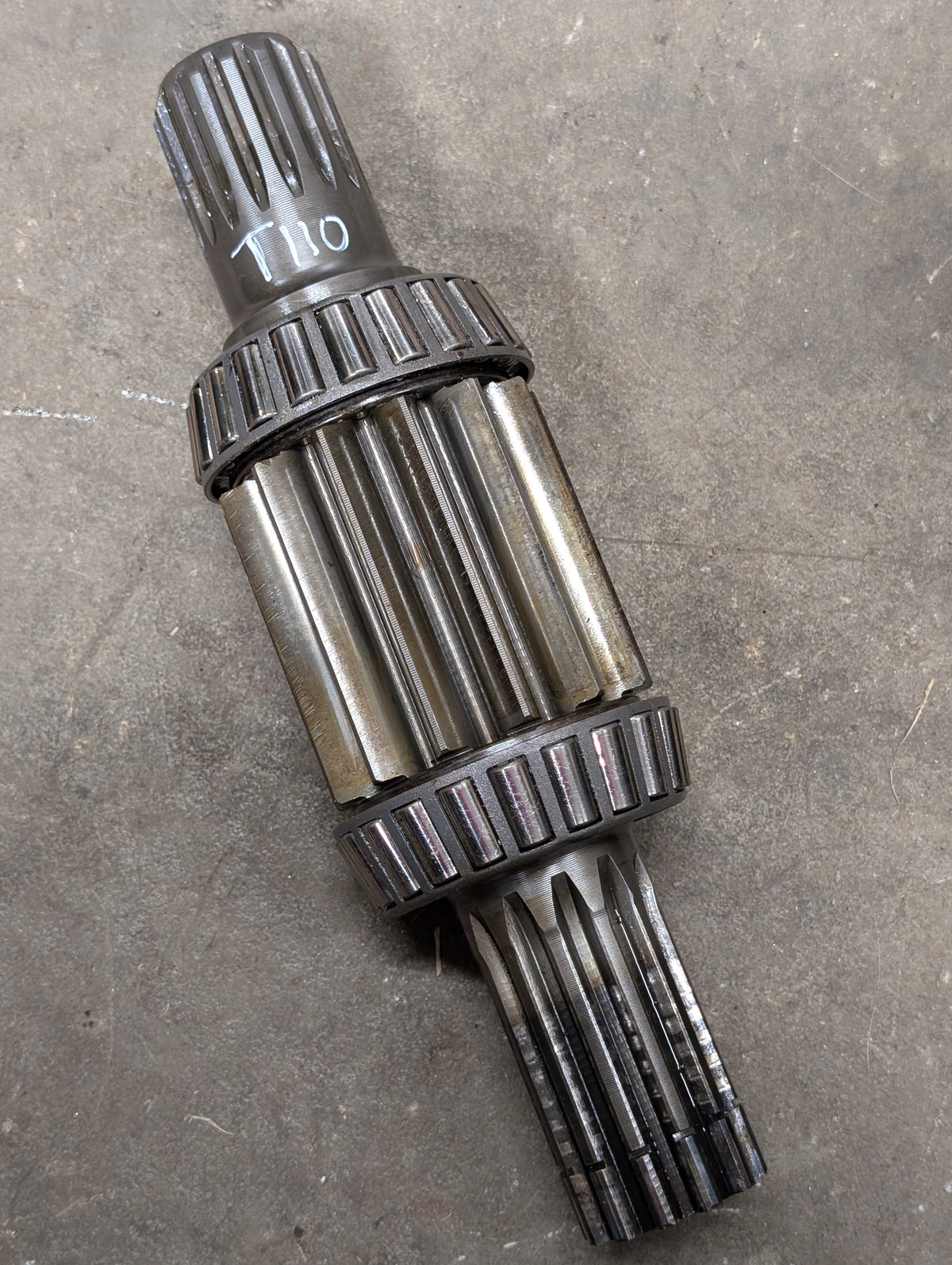 Right Bull Pinion Brake Shaft IH International 104680C1 USED