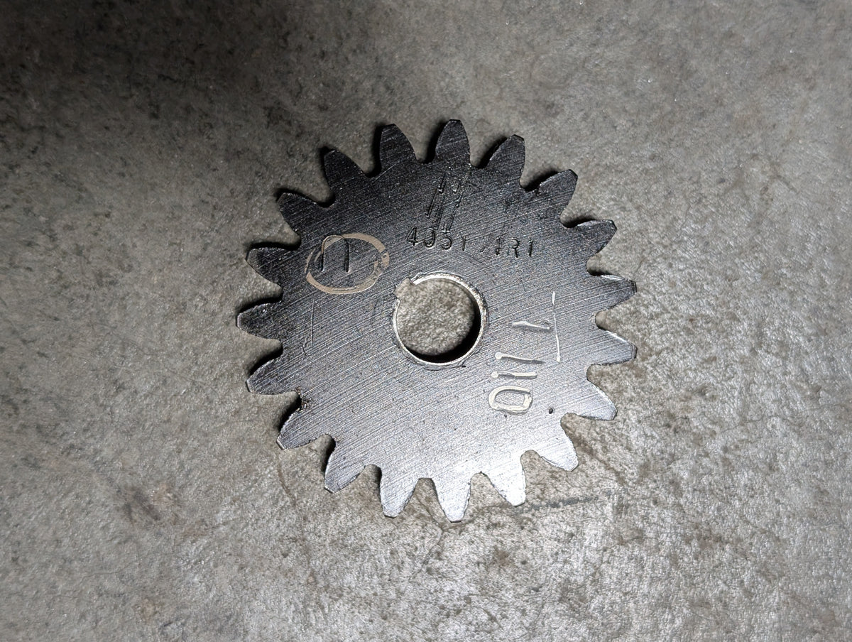 MCV Pump Gear IH International 405181R1 USED