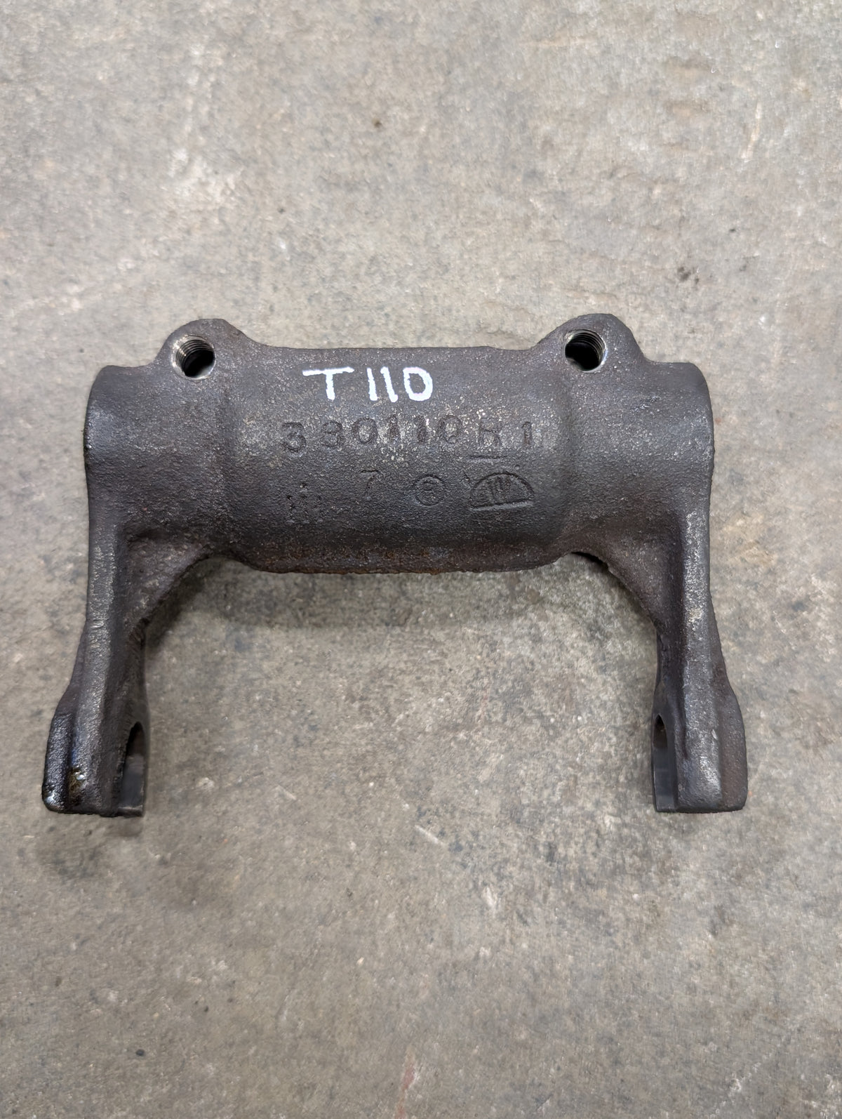 Clutch Release Fork IH International 380110R1 USED