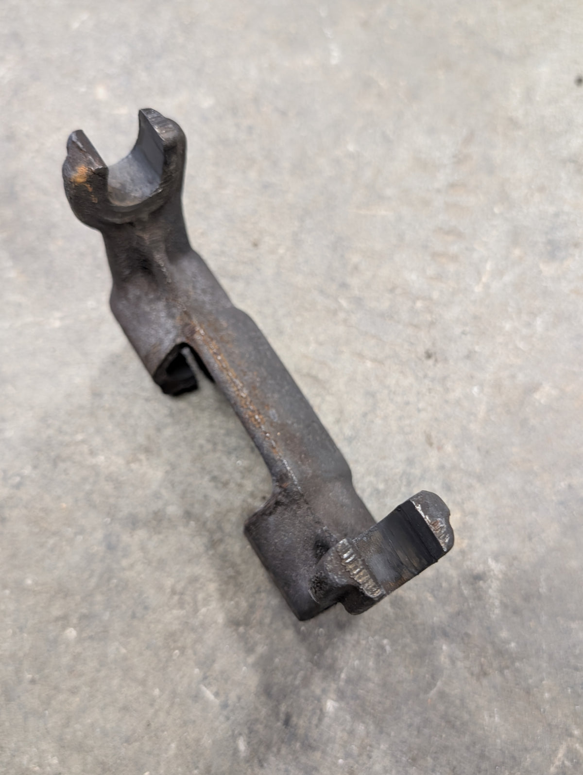 Clutch Release Fork IH International 380110R1 USED