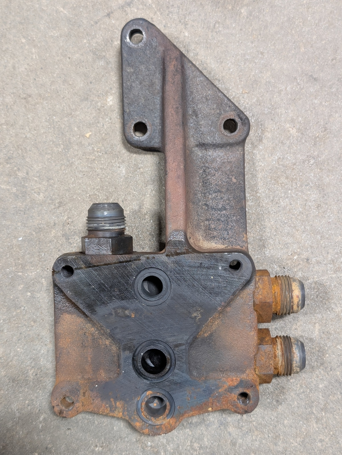 Auxiliary Valve Mounting Bracket IH International 104573C1 USED