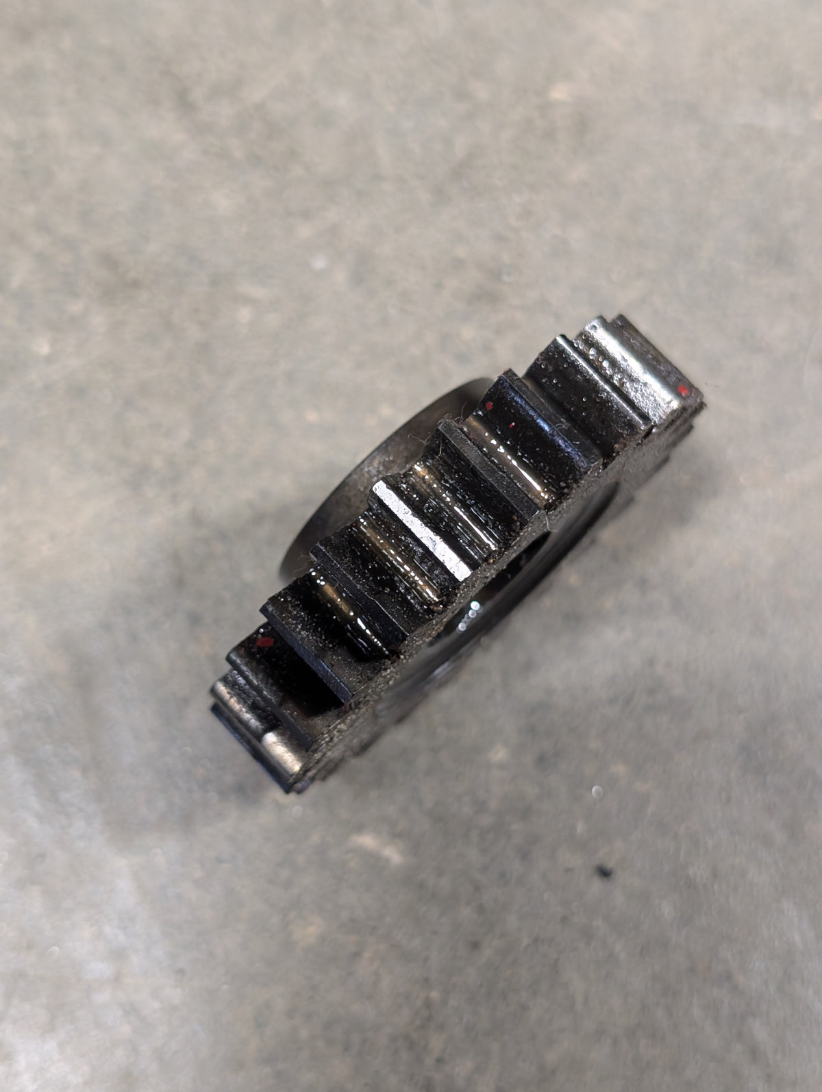 Hitch Pump Drive Gear IH International 133404C1 USED