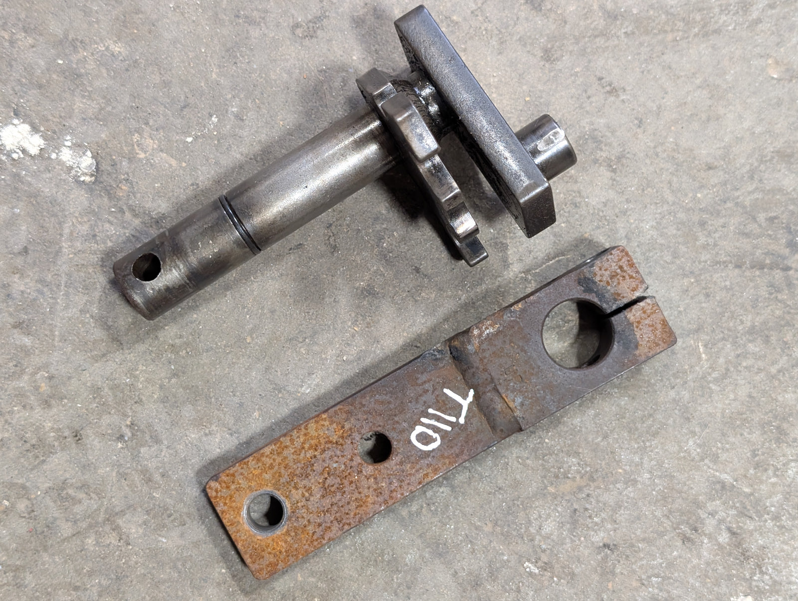 Hi-Low Shift Lever Ih International 830440T 71526C1 Used Drive Train