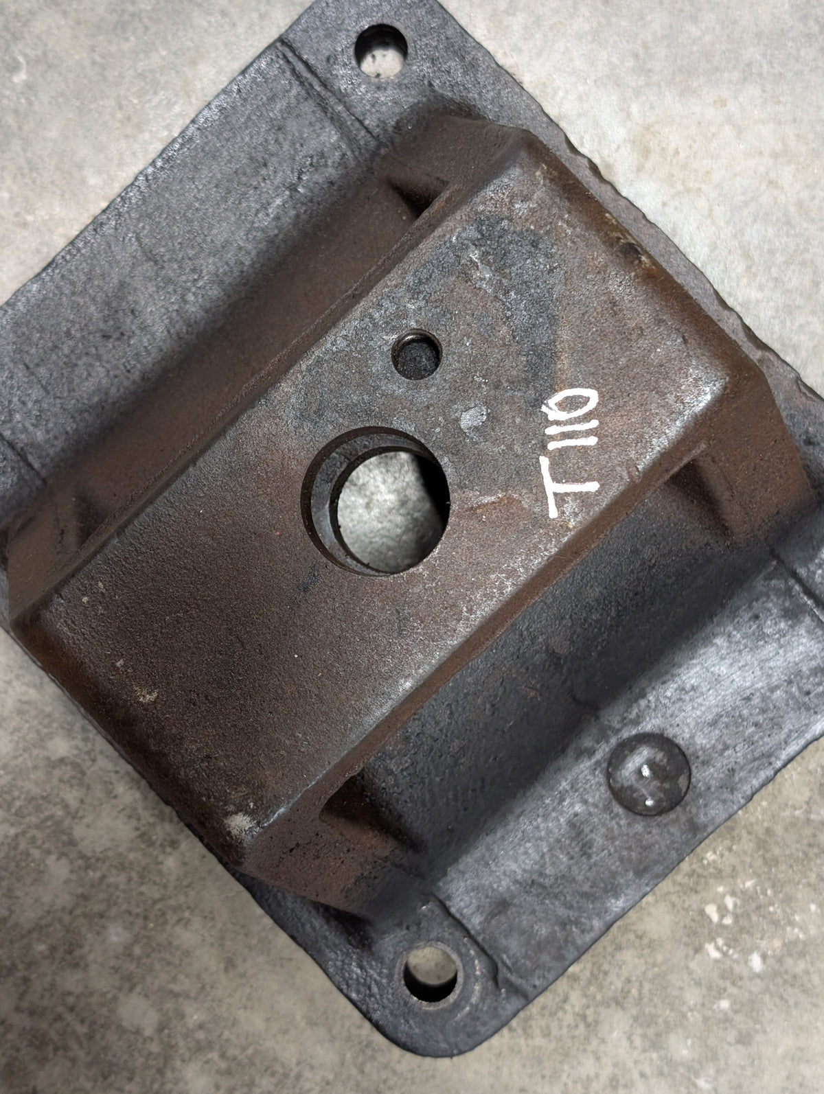 Drawbar Pivot Support IH International 73158C1 USED