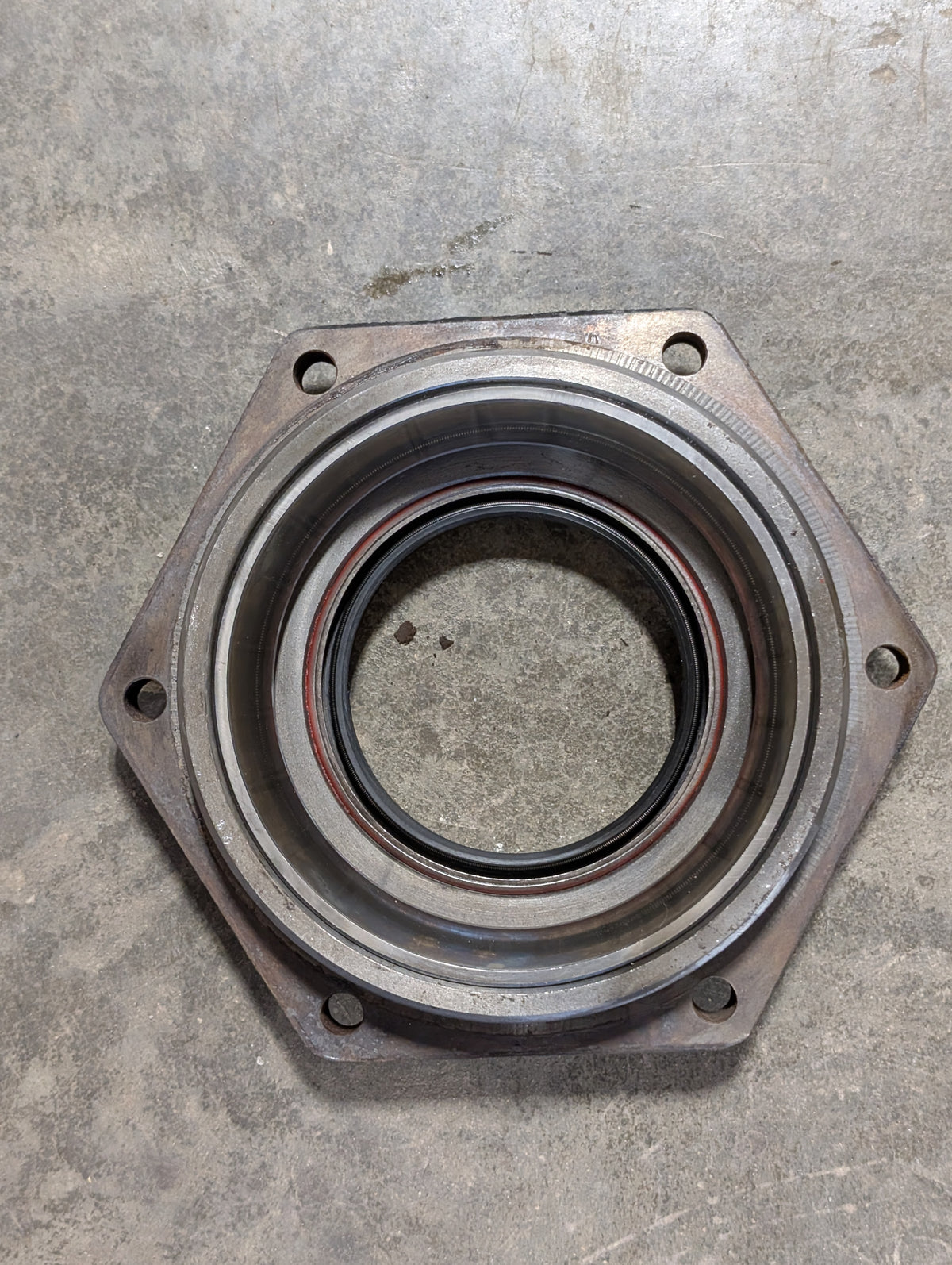 Axle Cap IH International 528716R1 USED