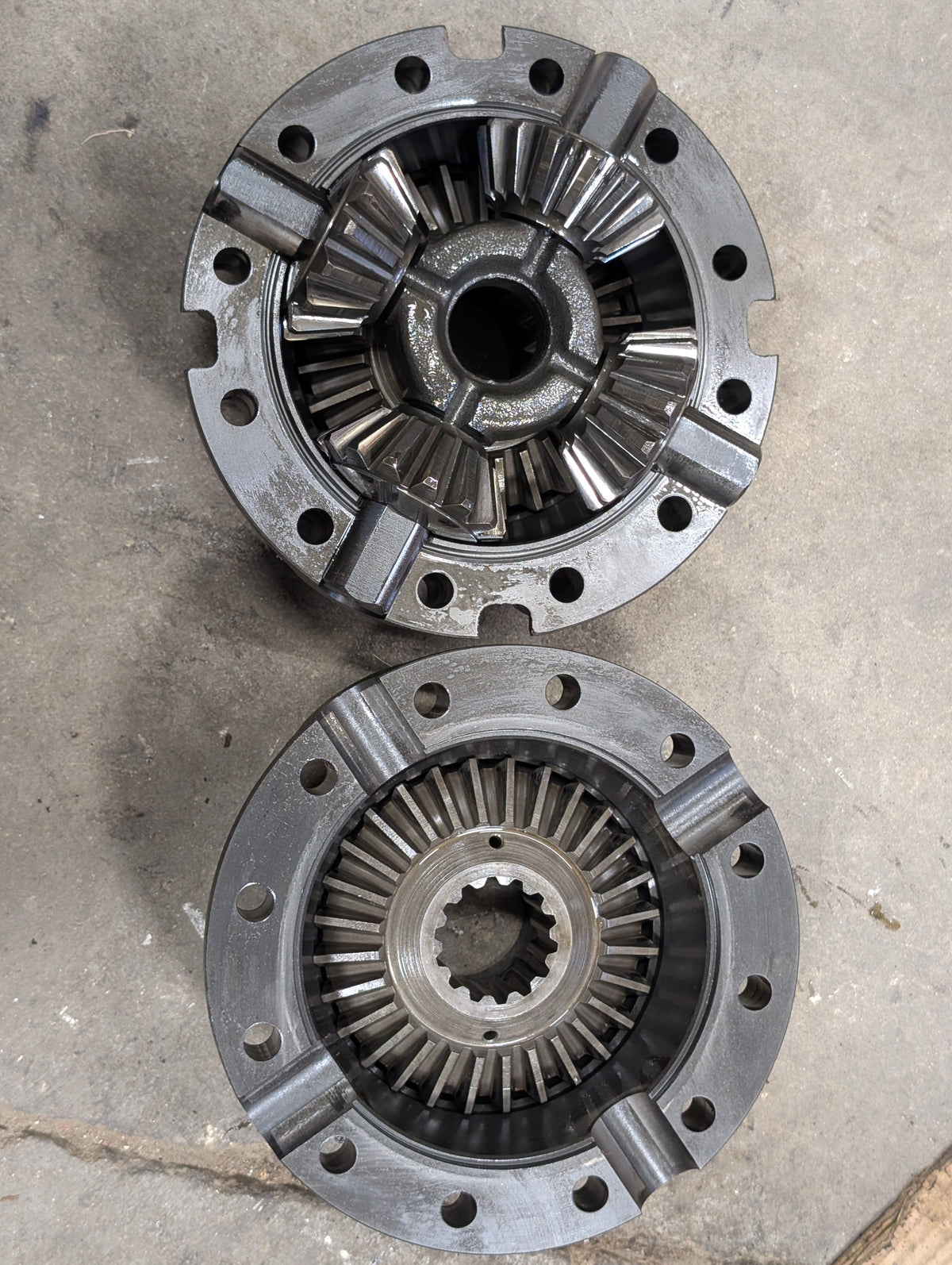 Differential Assembly IH International 528705R2 528706R3 528704R1 USED