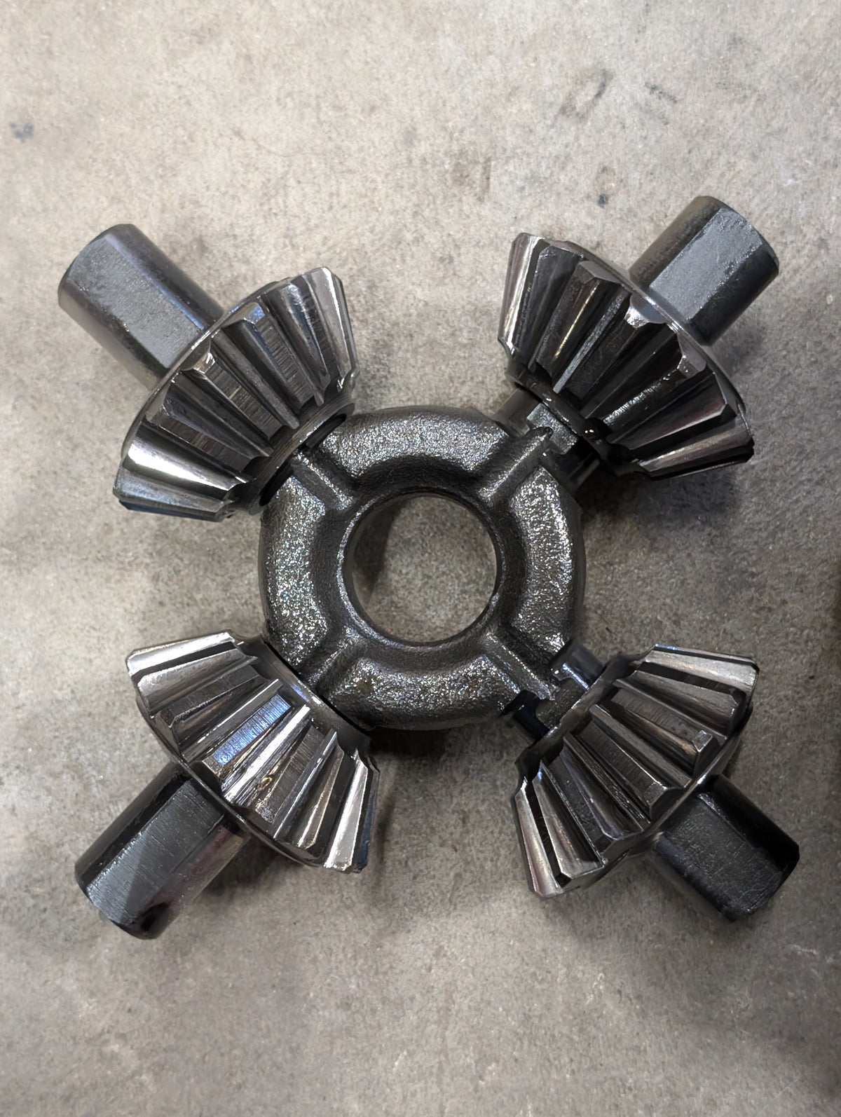 Differential Assembly IH International 528705R2 528706R3 528704R1 USED