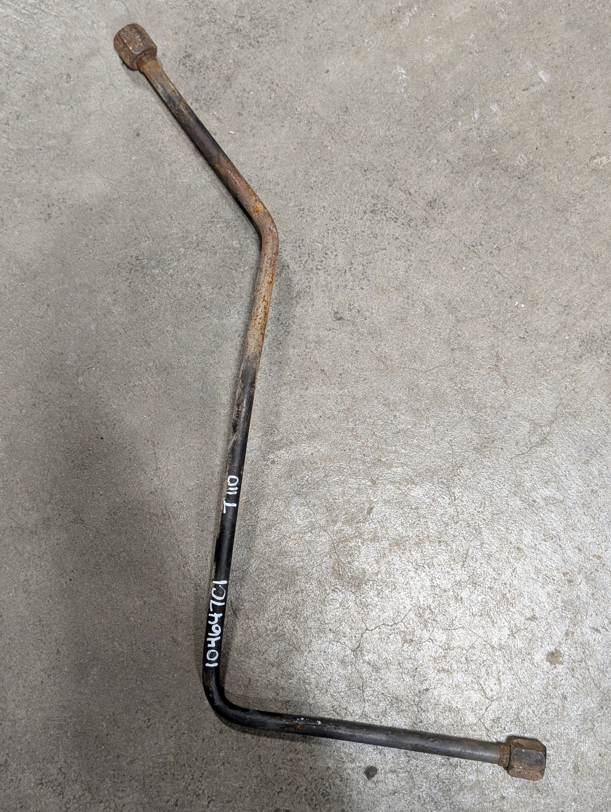 Differential Lock Valve Supply Tube IH International 104647C1 USED