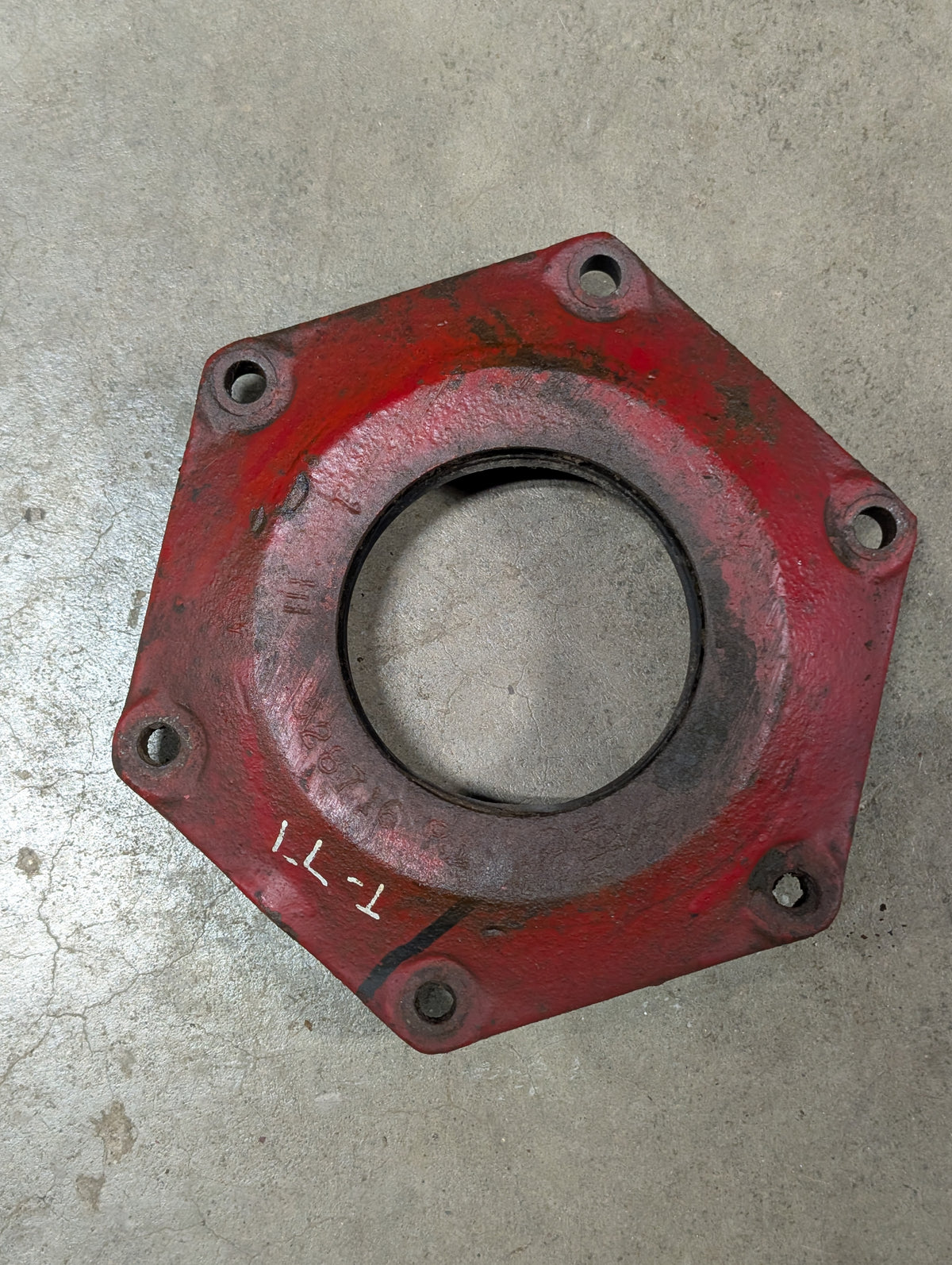 Axle Cap IH International 528716R1 USED