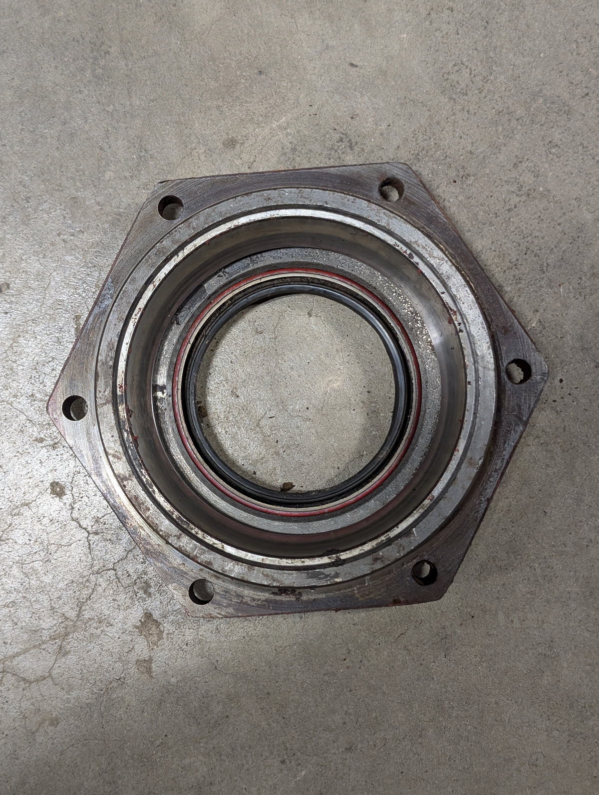 Axle Cap IH International 528716R1 USED