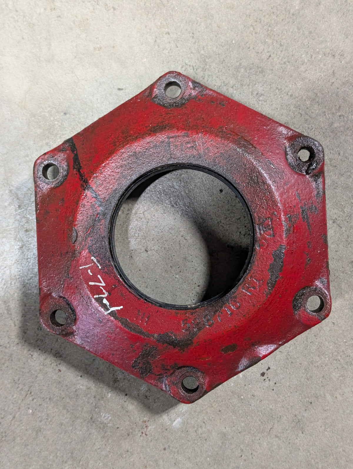 Axle Cap IH International 528716R1 USED