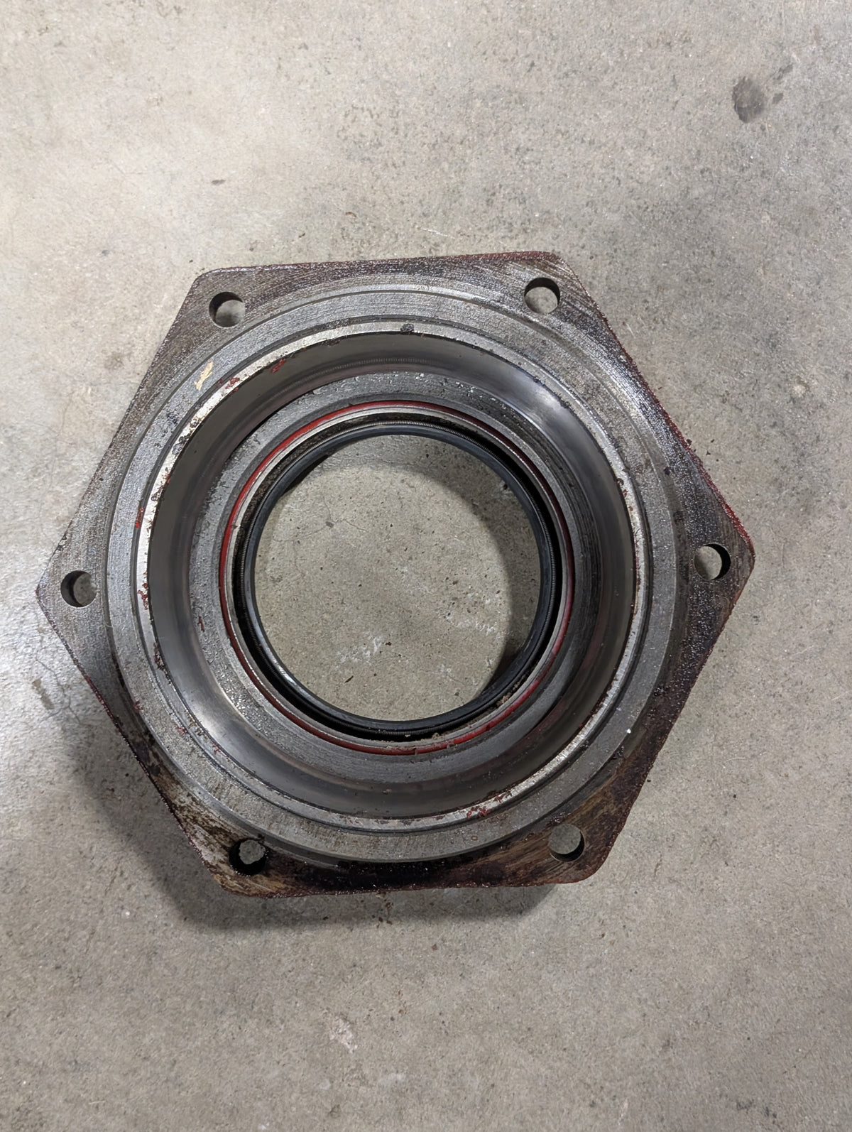 Axle Cap IH International 528716R1 USED