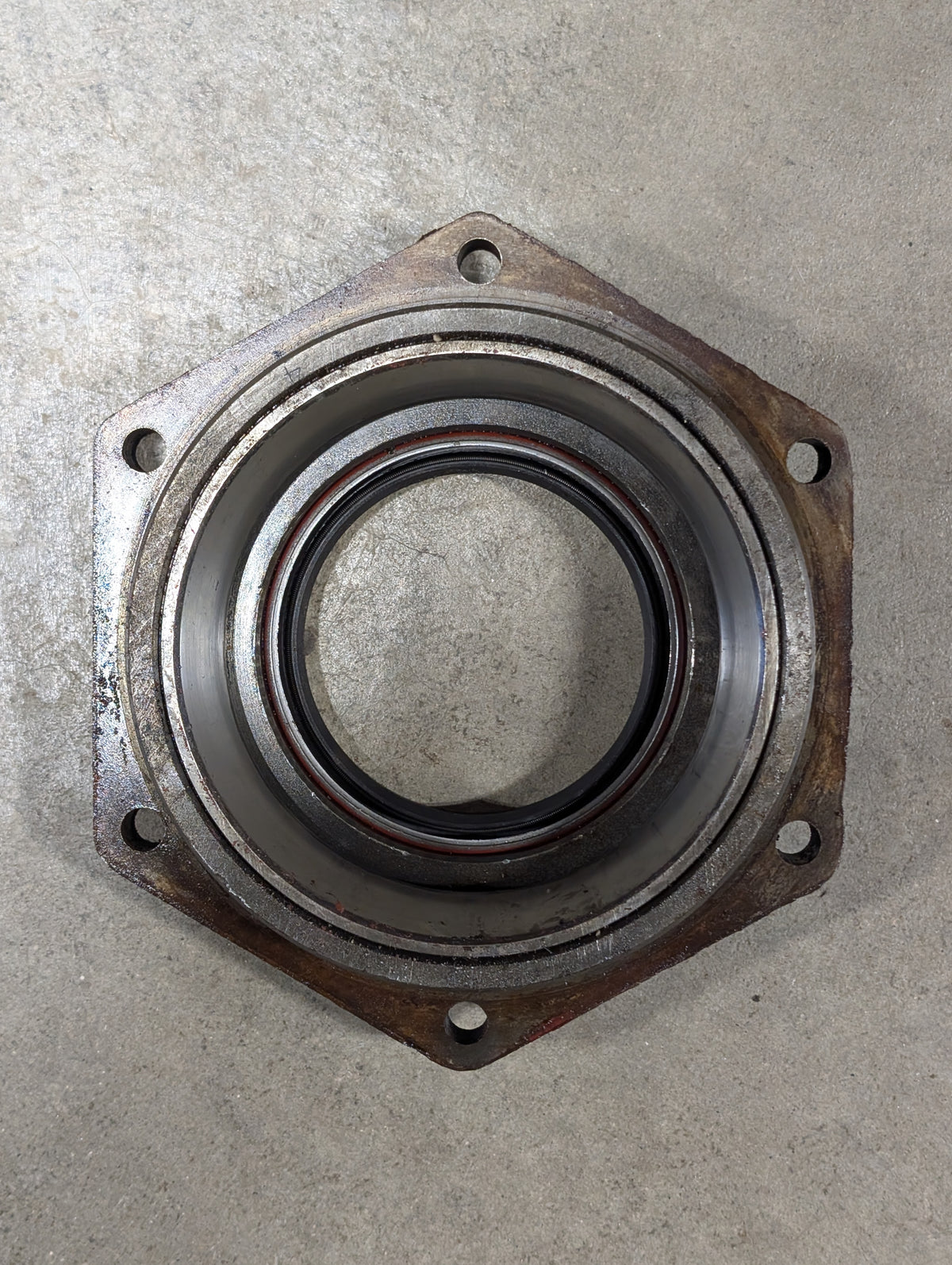 Axle Cap IH International 528716R1 USED