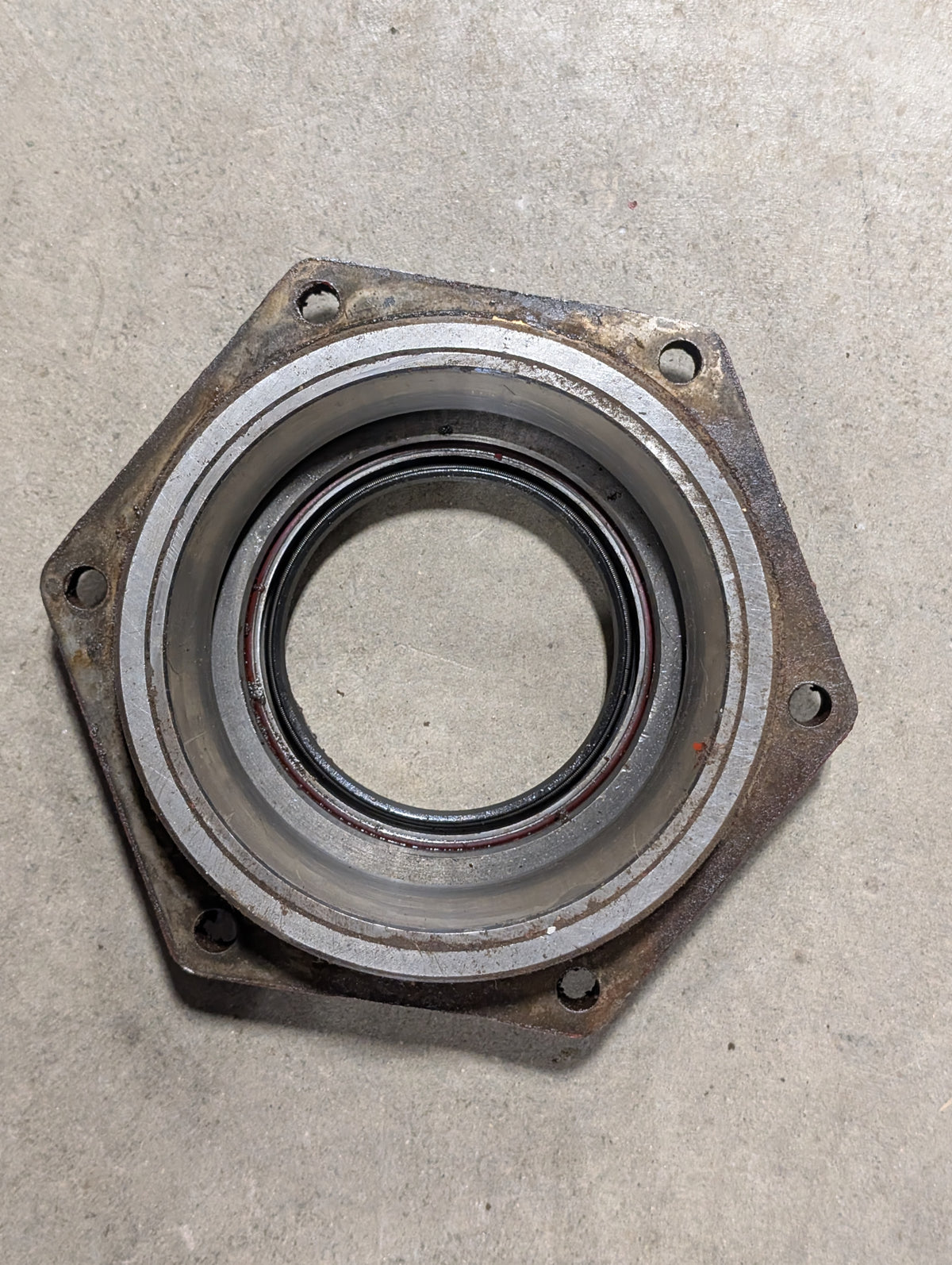 Axle Cap IH International 528716R1 USED