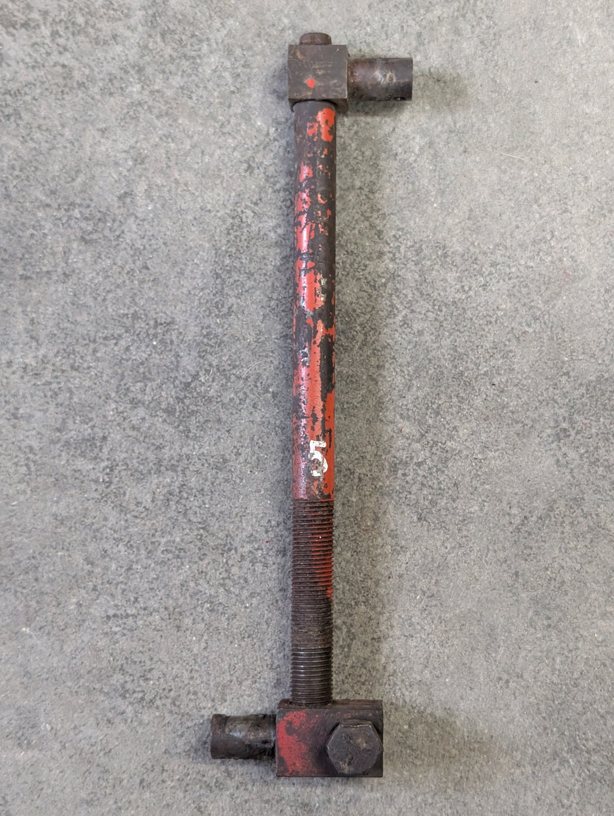 Clutch Adjusting Screw IH International 120207C1 USED