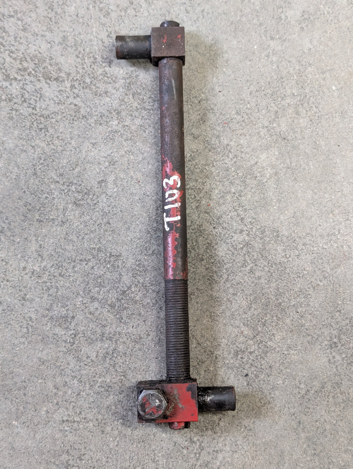 Clutch Adjusting Screw IH International 120207C1 USED