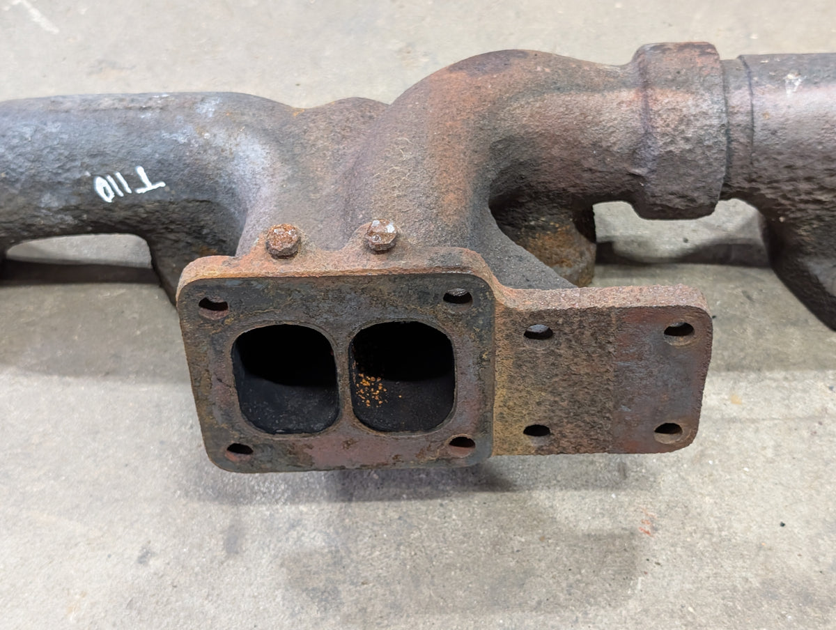 Exhaust Manifold Assembly IH International 683564C91 683562C1 675779C3 USED