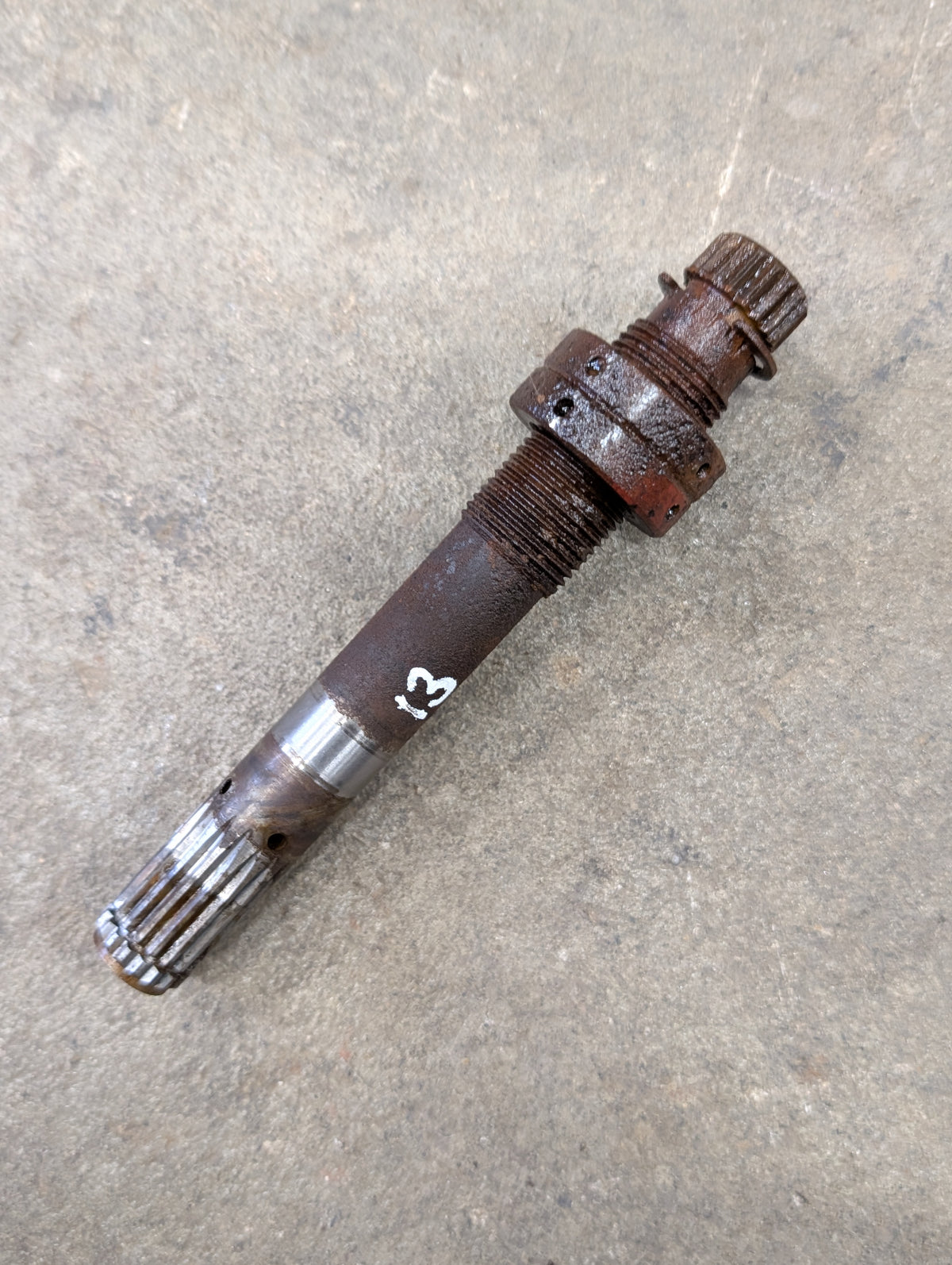 Position Control Shaft IH International 382802R11 USED