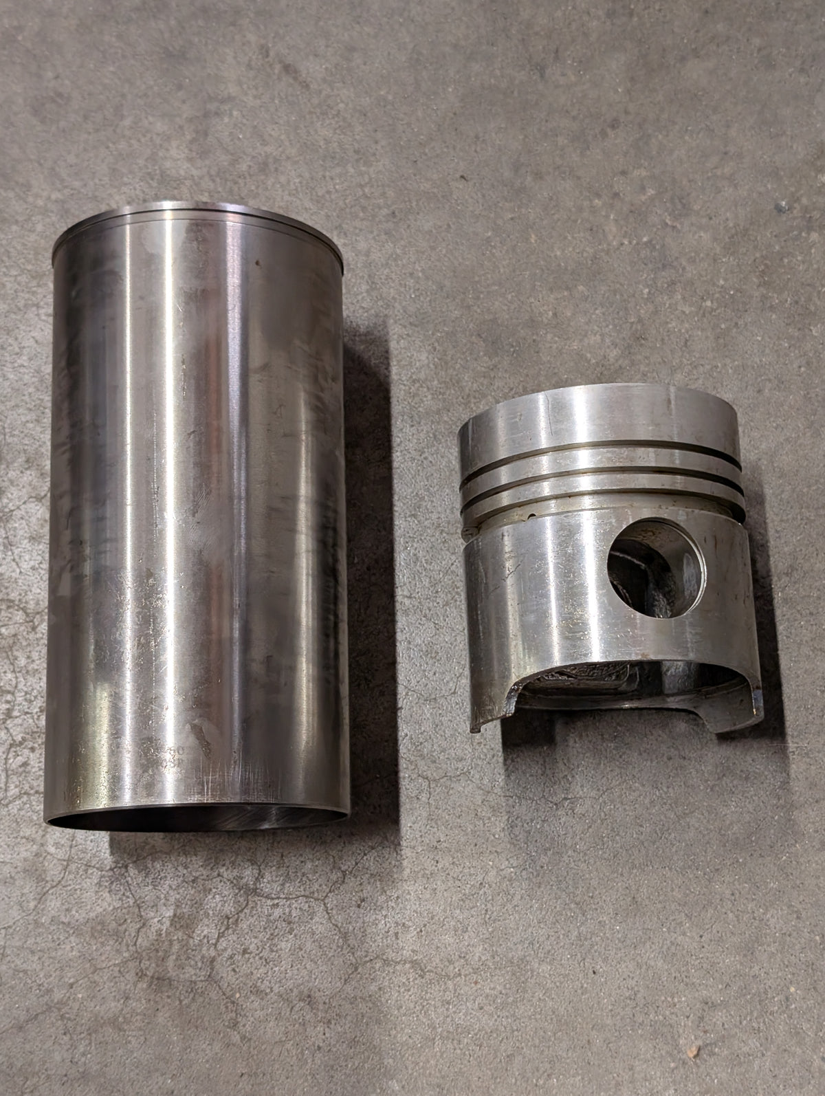 Piston & Sleeve IH International PA729 NEW