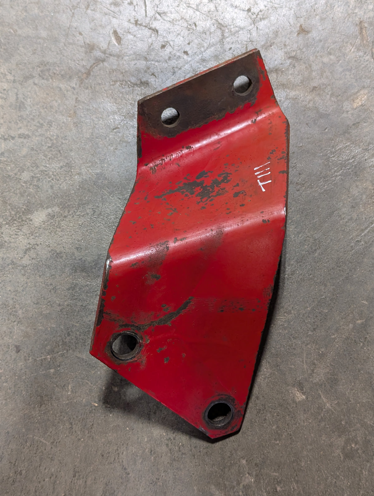 Right Coupler Mounting Bracket IH International 1259805C1 USED