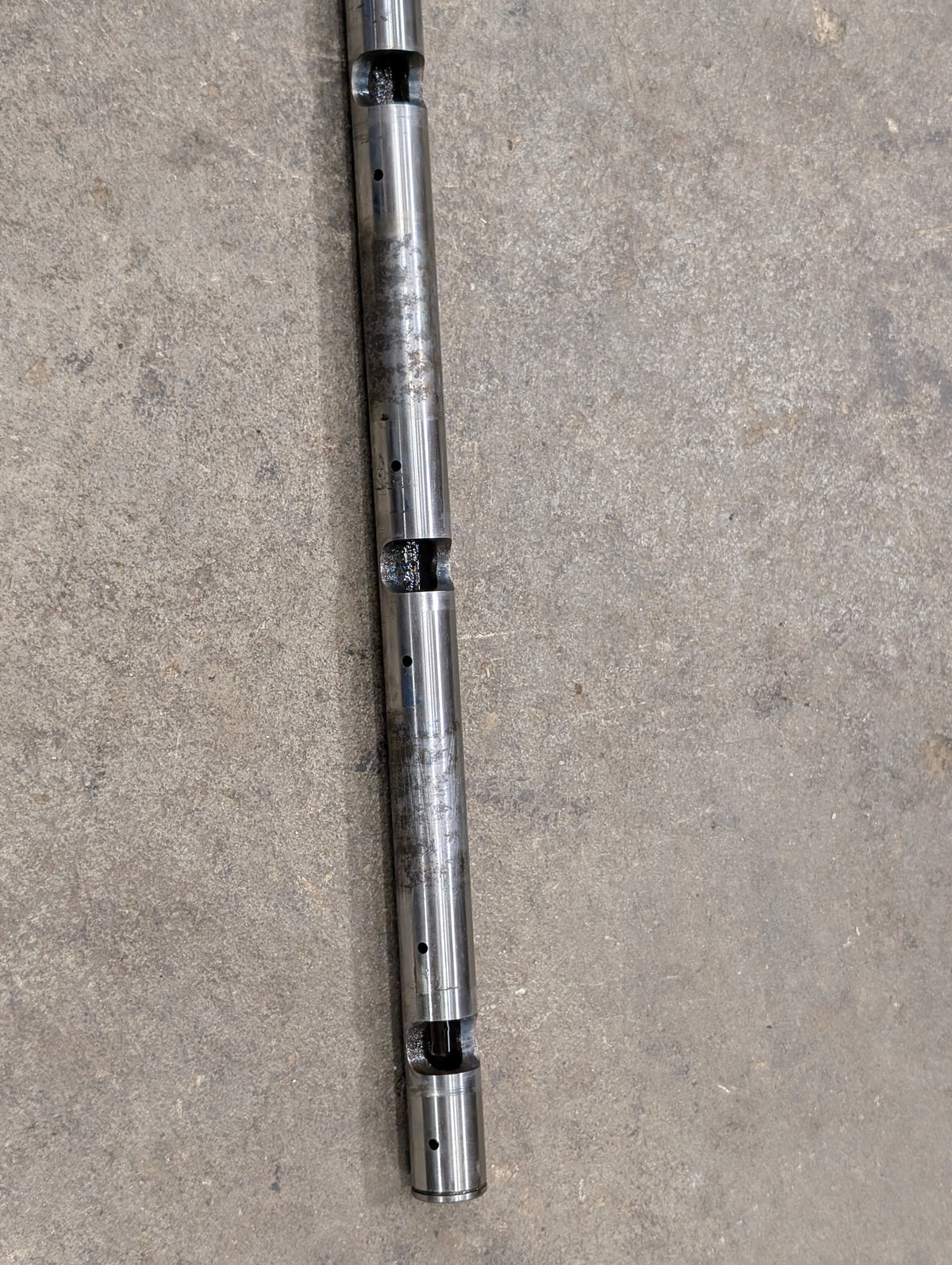 Rocker Arm Shaft IH International 675660C92 USED