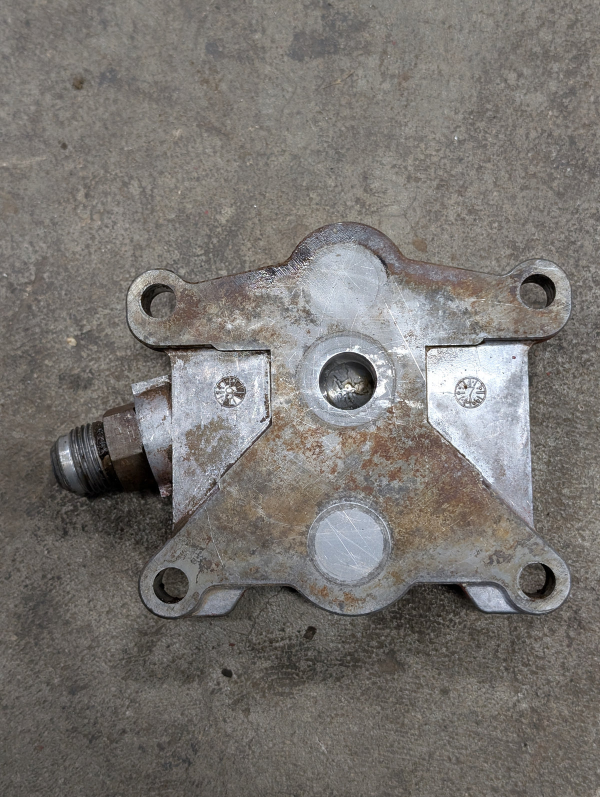 Valve Mount Bracket Cover IH International 123081C1 USED