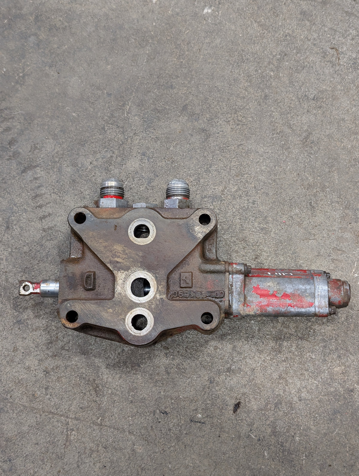 Open Center Hydraulic Auxiliary Valve IH International 62463C94 USED