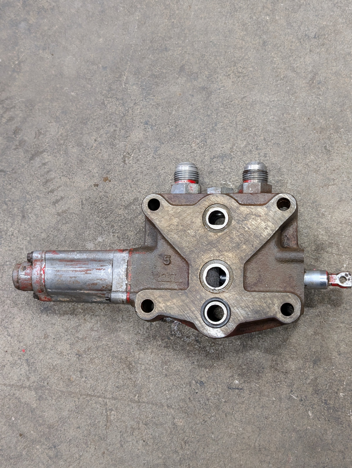 Open Center Hydraulic Auxiliary Valve IH International 62463C94 USED