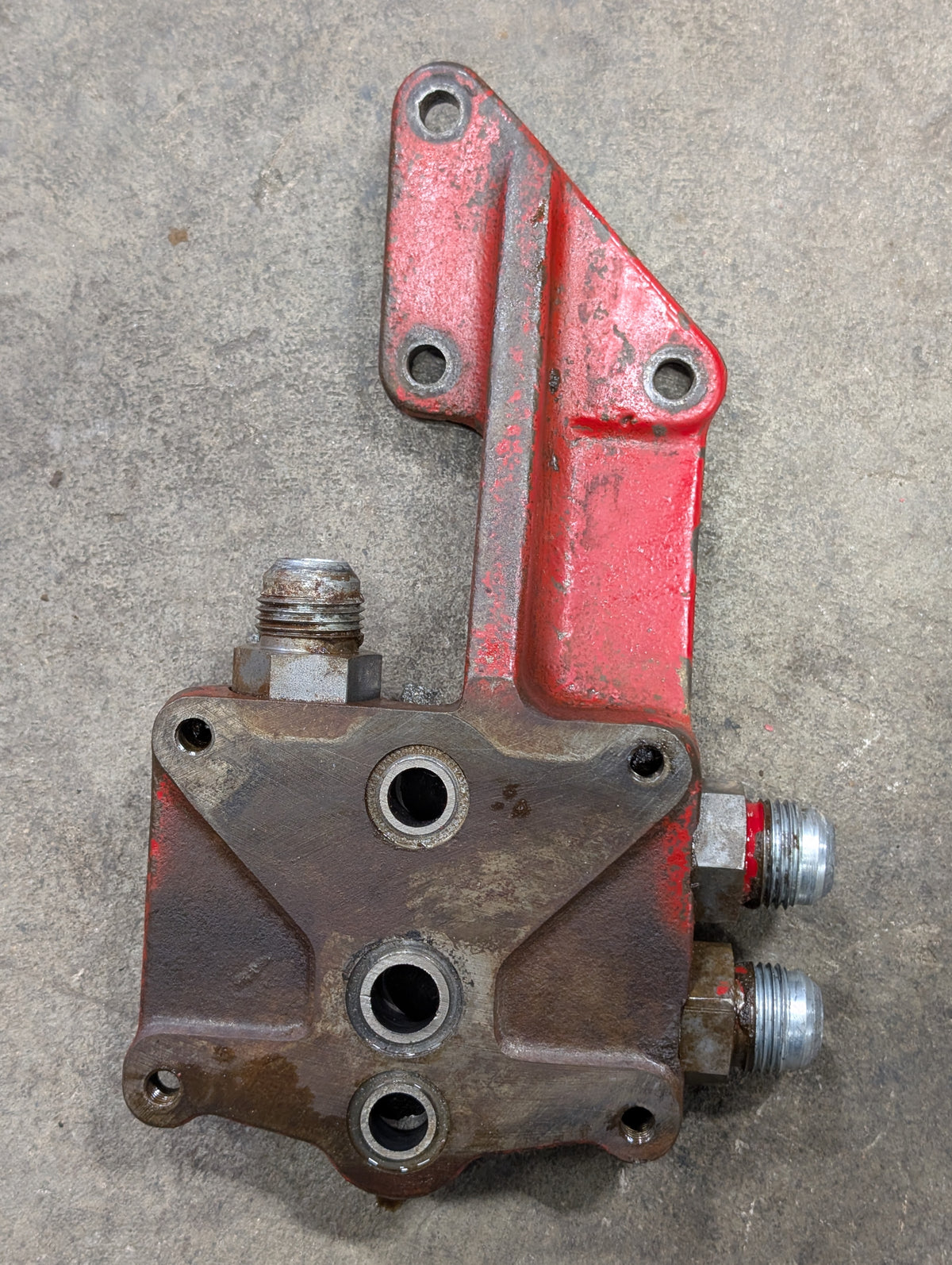 Auxiliary Valve Mounting Bracket IH International 104573C1 USED