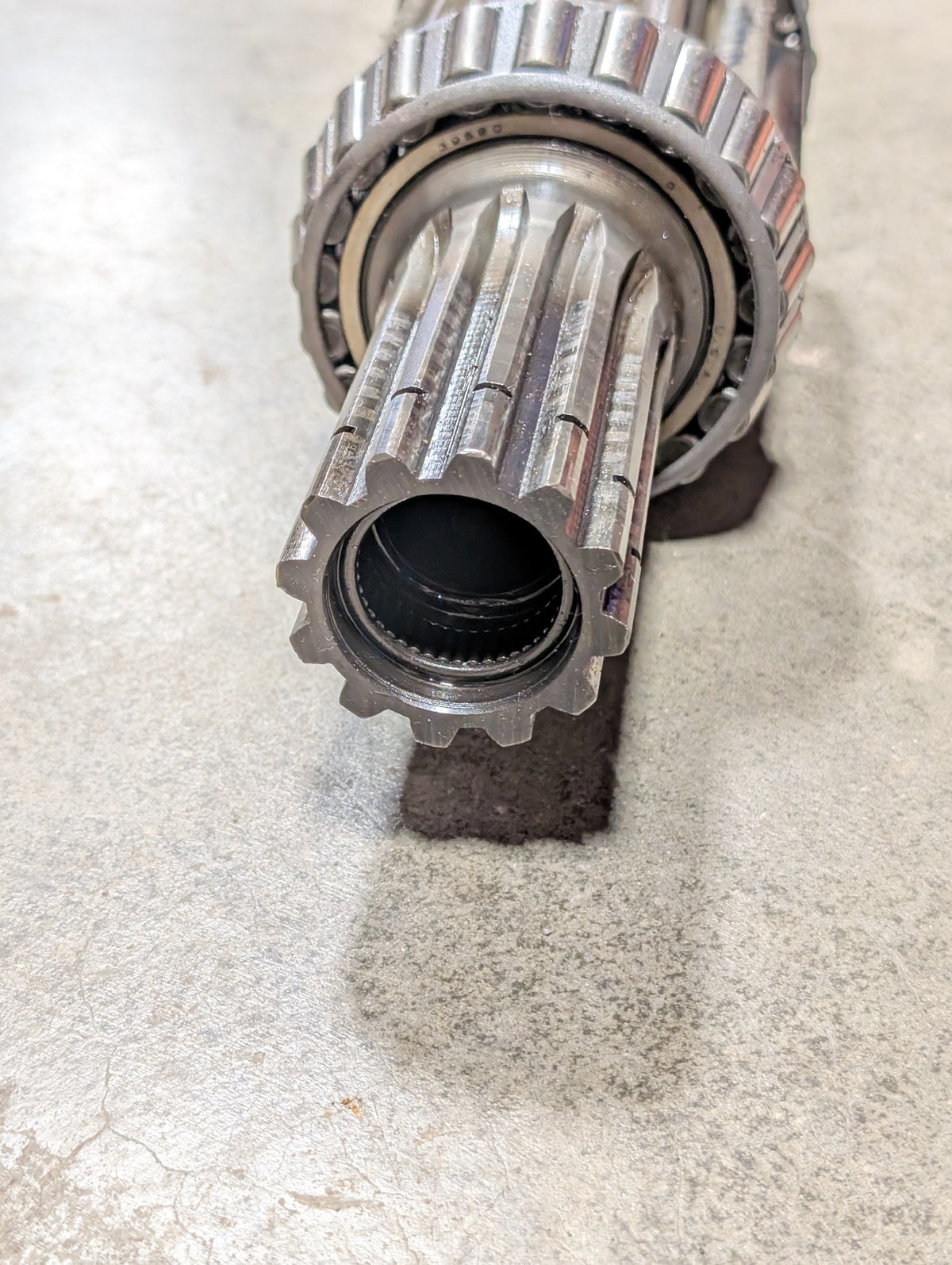 Right Bull Pinion Brake Shaft IH International 104680C1 USED