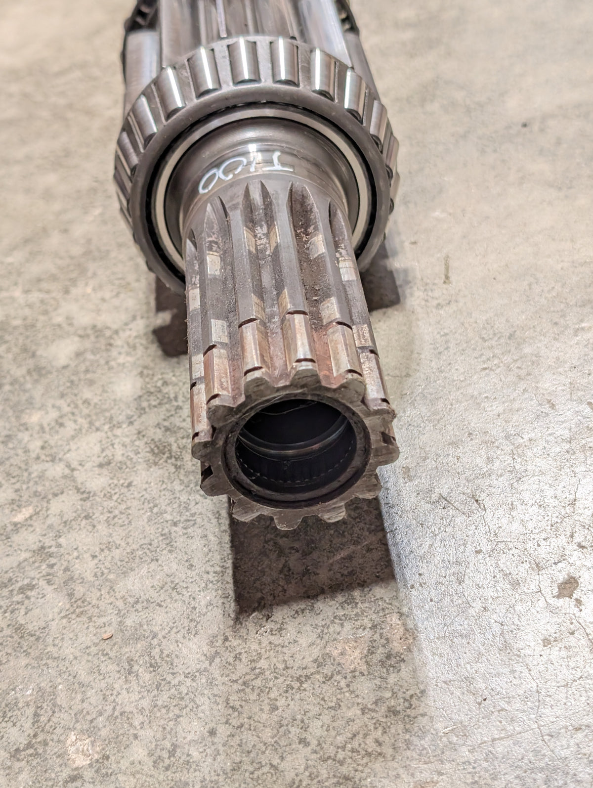 Right Bull Pinion Brake Shaft IH International 529026R1 USED