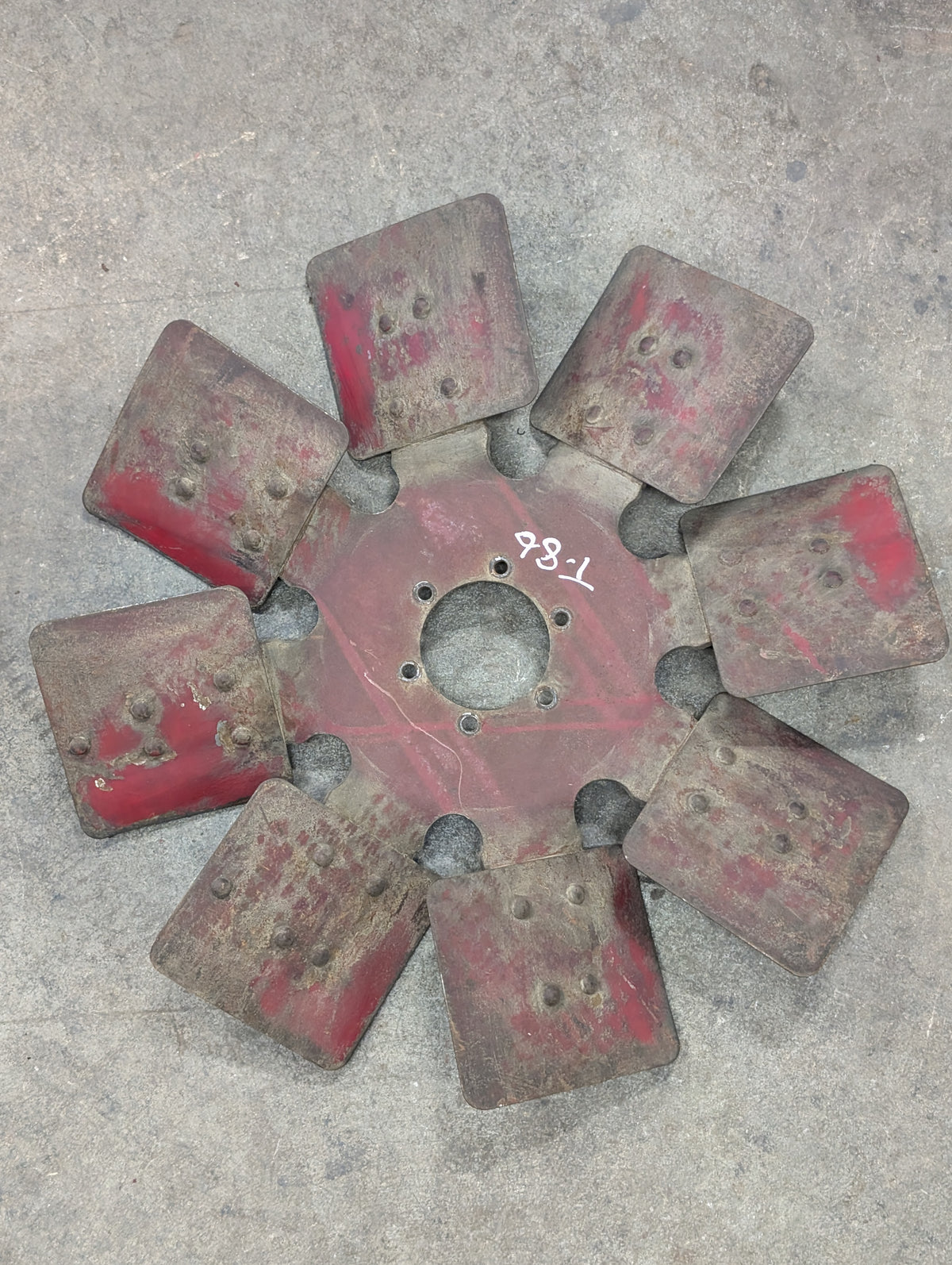 8 Blade Fan IH International 530282R1 USED