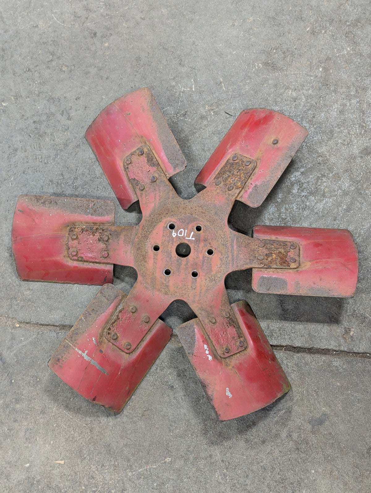 6 Blade Fan IH International 69759C3 USED