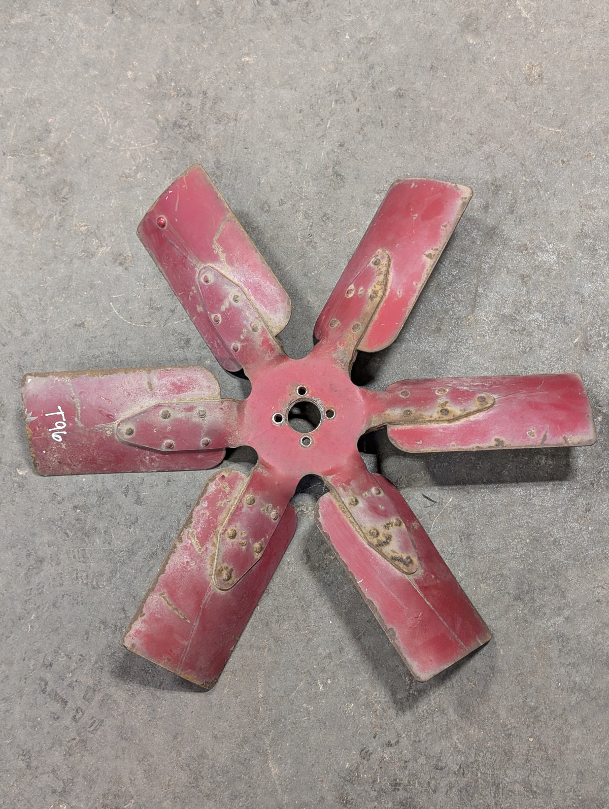 6 Blade Fan IH International 388861R91 USED