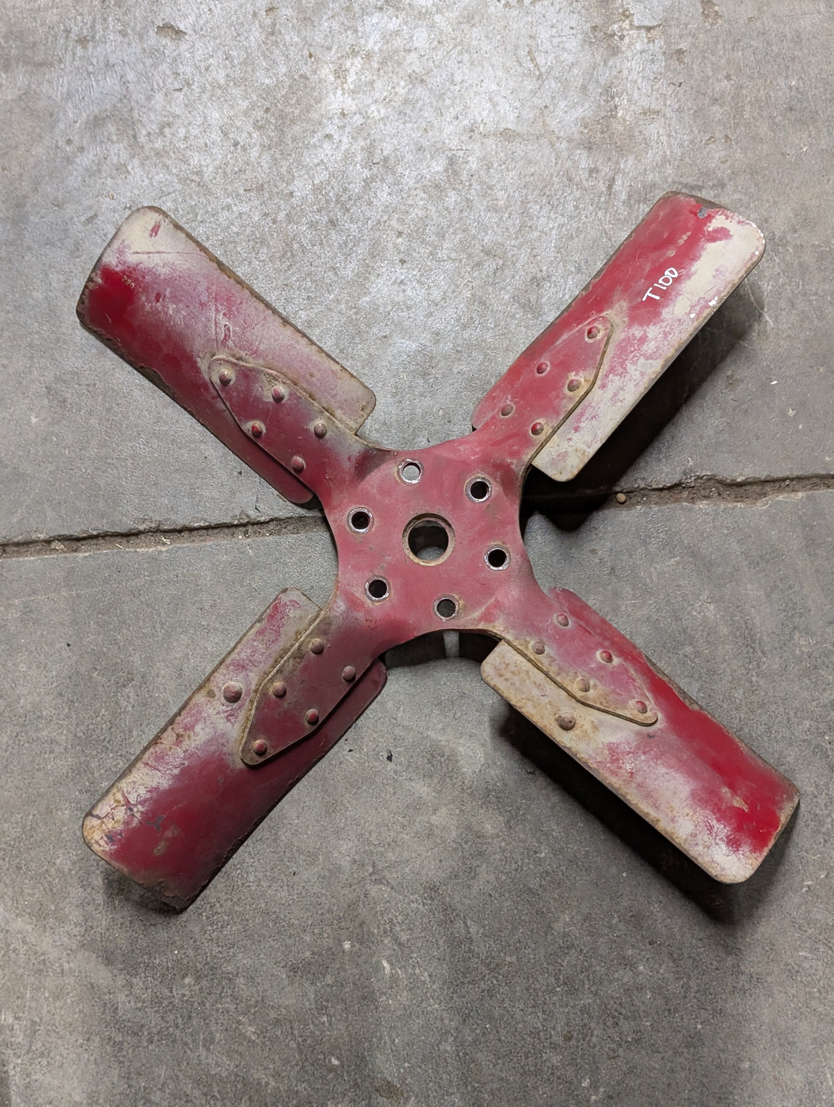 4 Blade Fan IH International 539127R1 USED