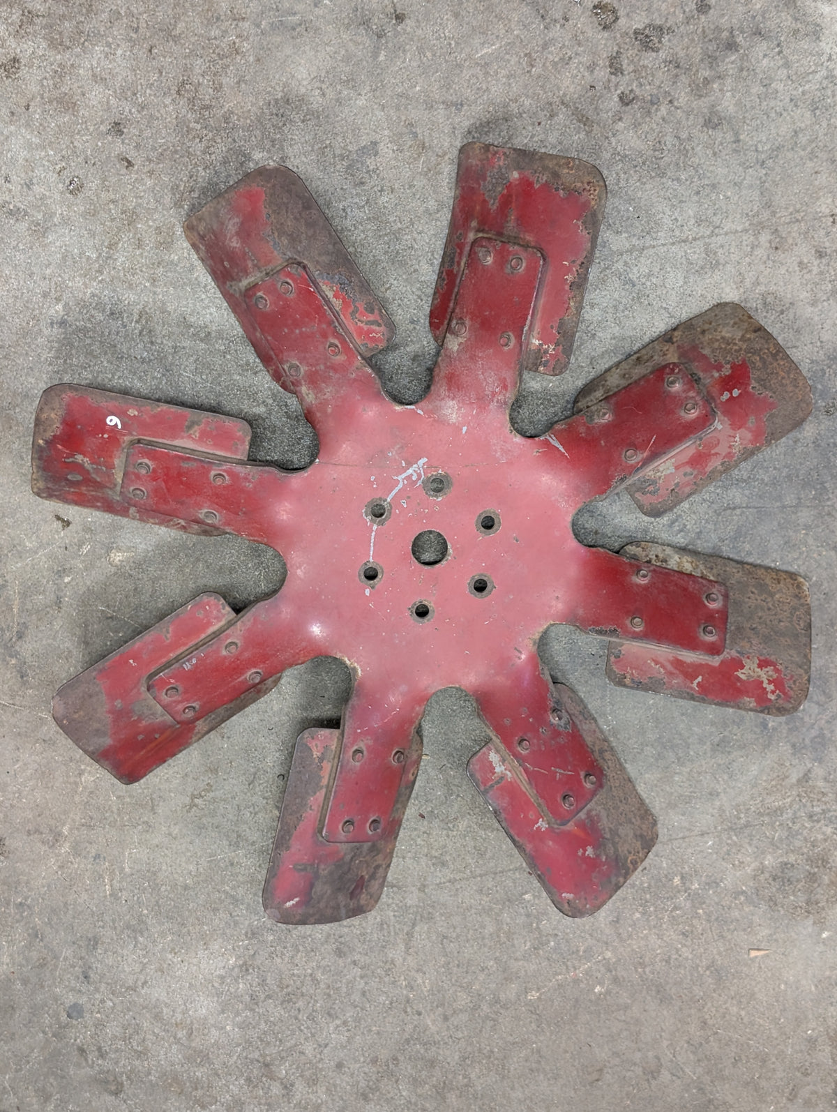 8 Blade Fan IH International 531229R1 USED