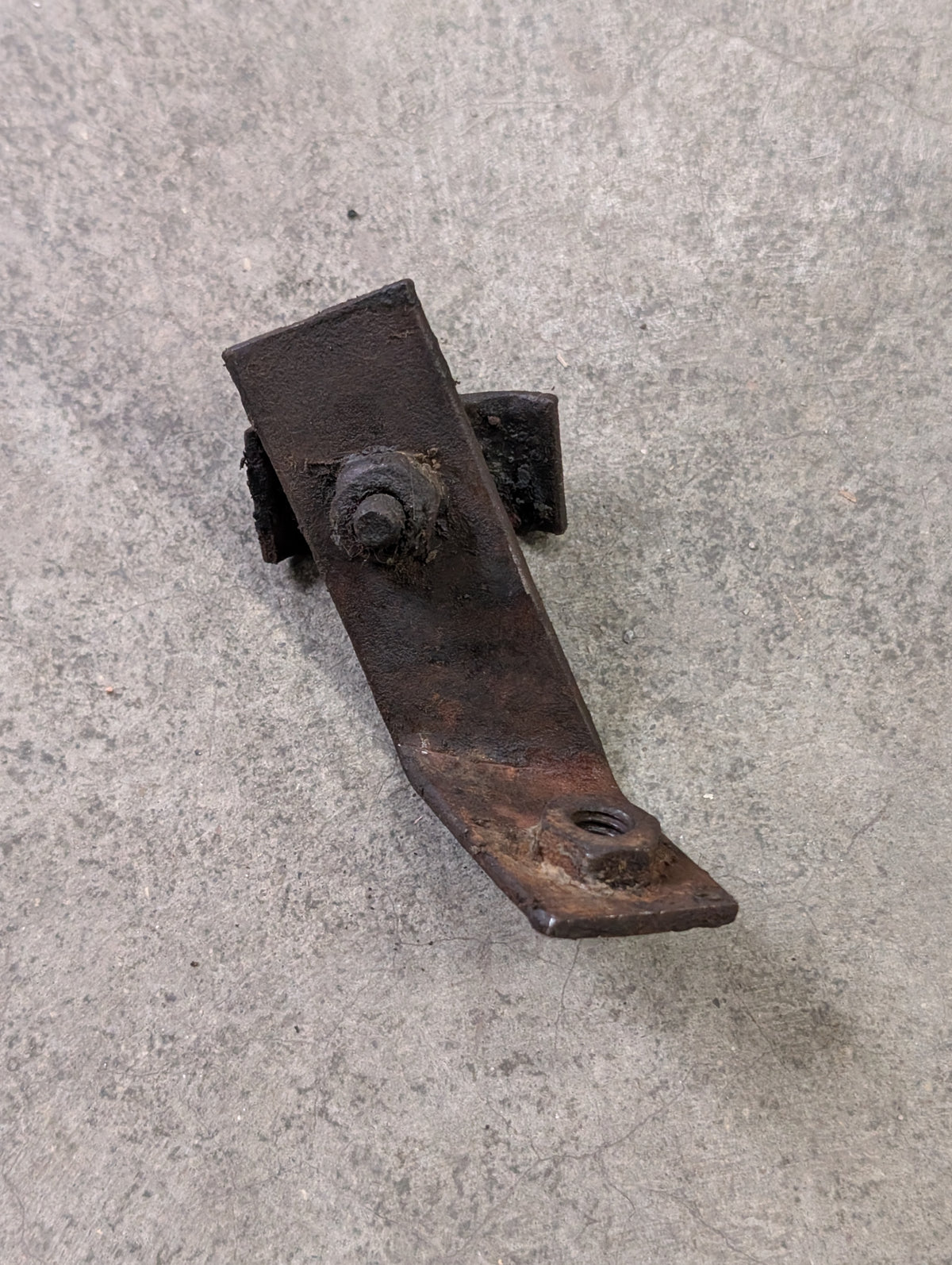 Power Steering Tube Bracket IH International 537844R1 USED